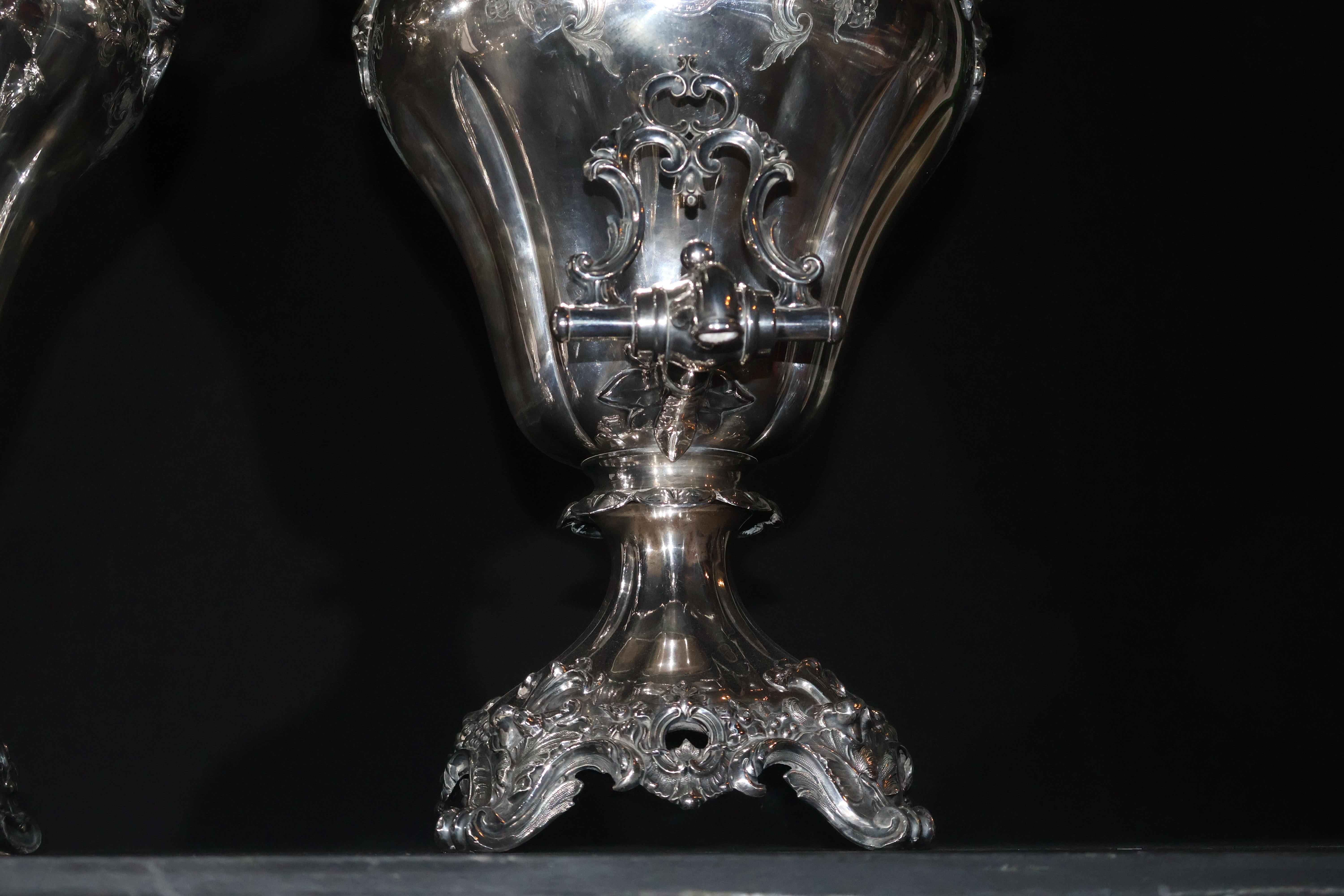 Squisita coppia di samovar Sheffield antichi in vendita 7