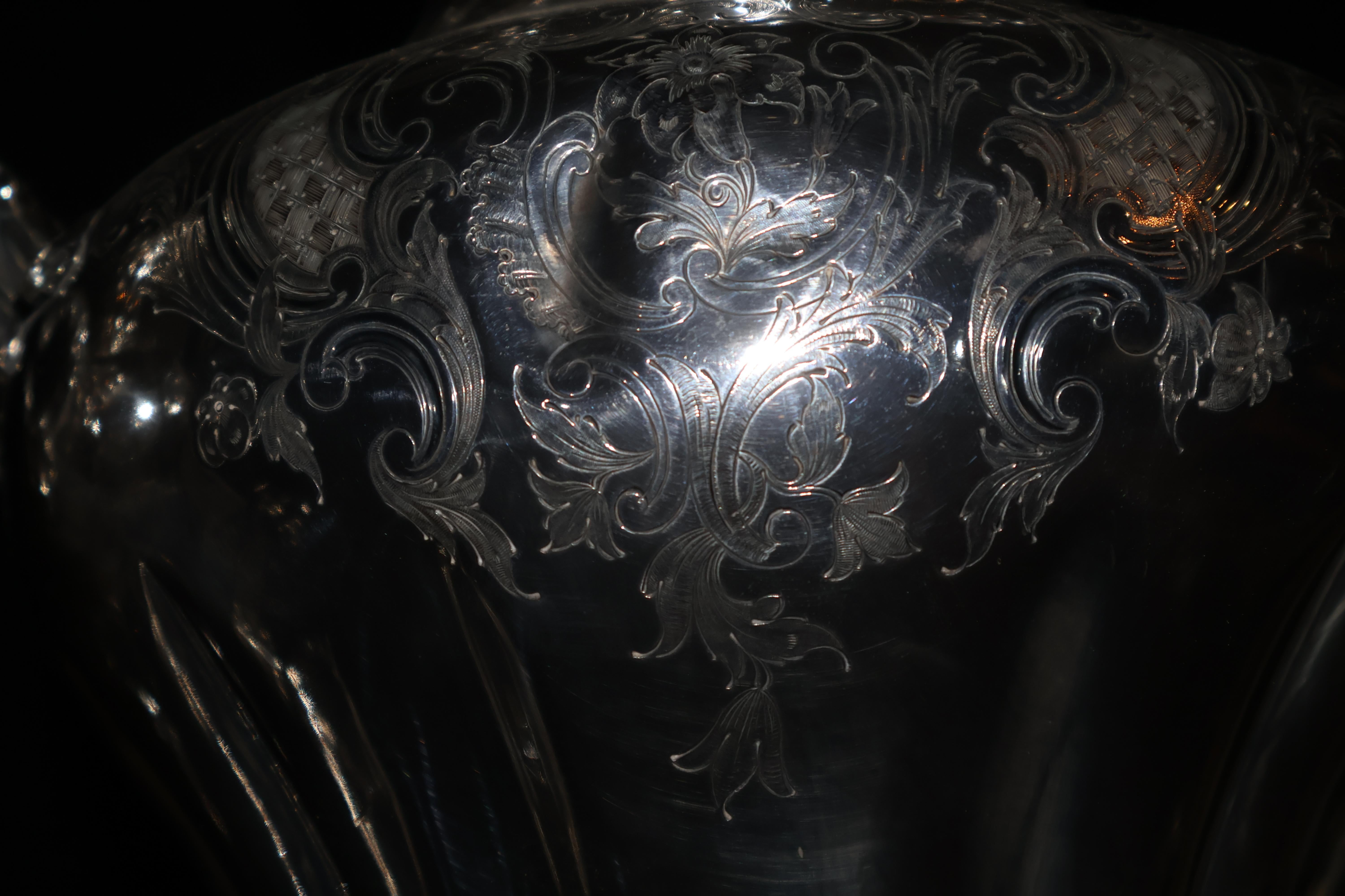Bronzo Squisita coppia di samovar Sheffield antichi in vendita