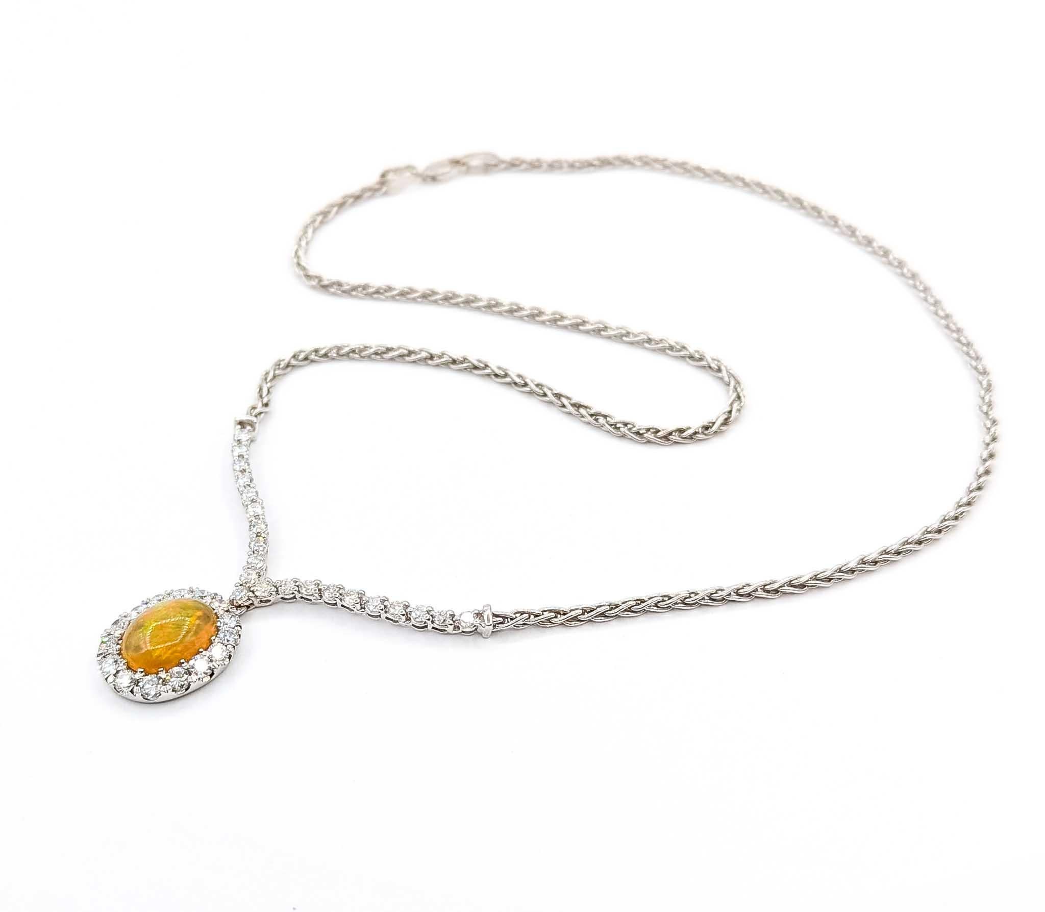 Contemporaneo Squisita collana con opale e diamanti in oro bianco 18 carati in vendita