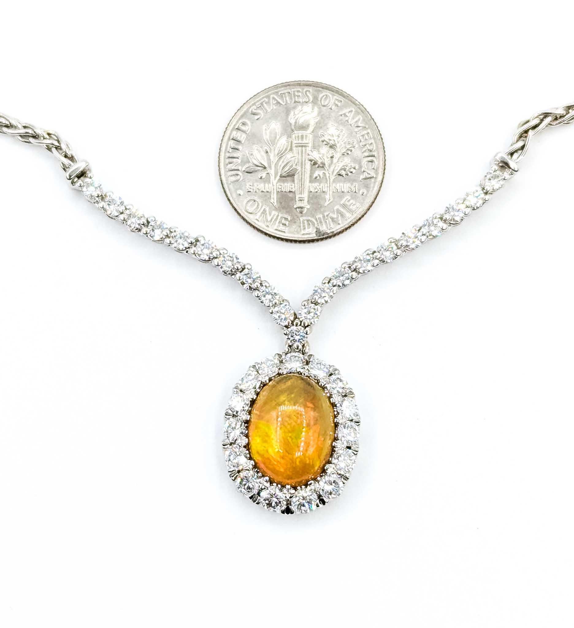 Taglio rotondo Squisita collana con opale e diamanti in oro bianco 18 carati in vendita