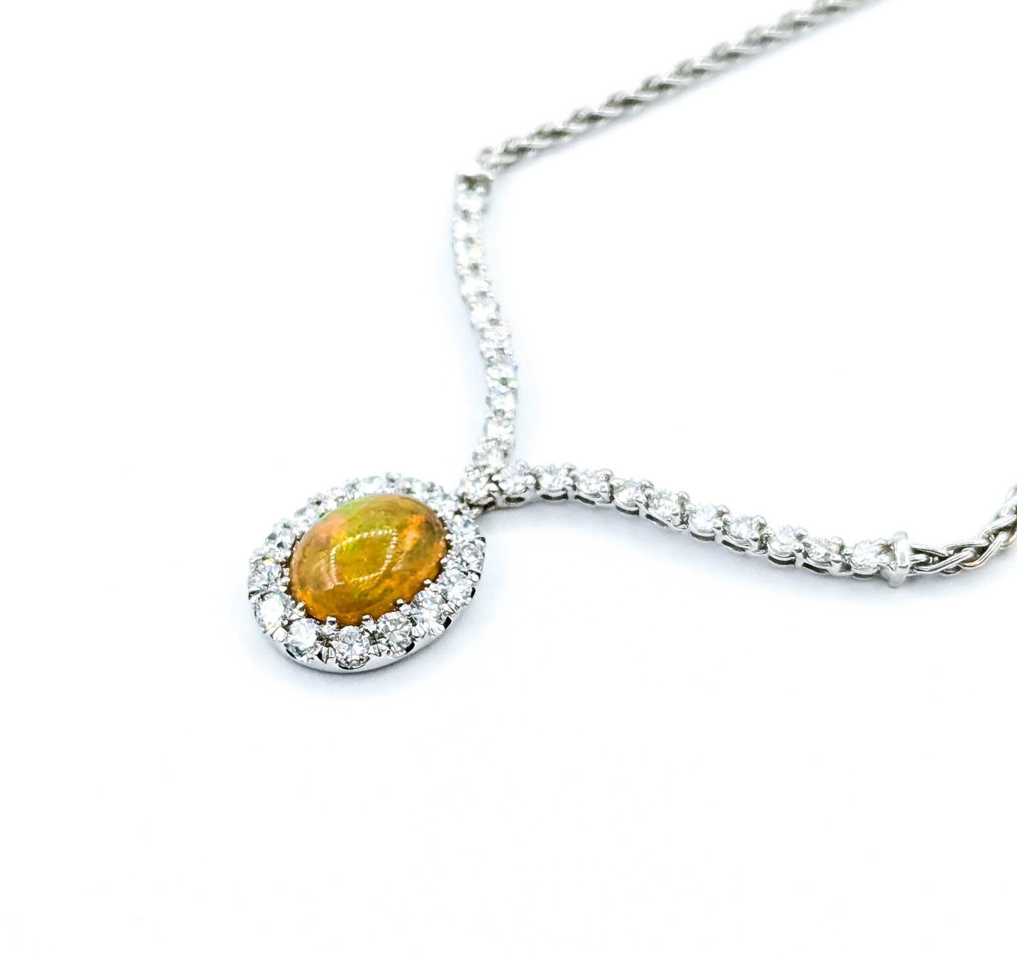 Squisita collana con opale e diamanti in oro bianco 18 carati in vendita 2