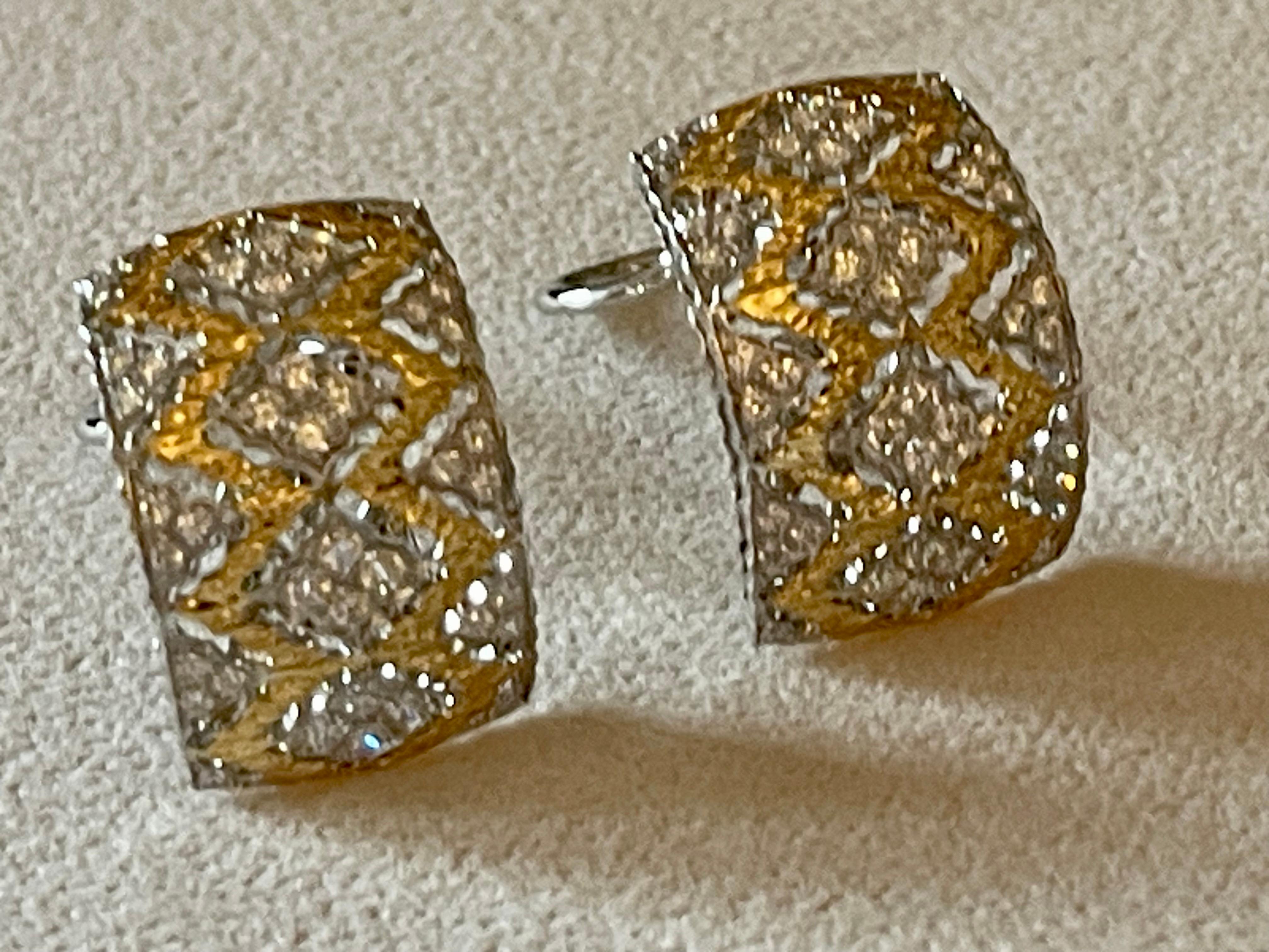 Exquisite openwork filligree 18 K yellow white Gold Huggies earrings Diamonds In New Condition For Sale In Zurich, Zollstrasse