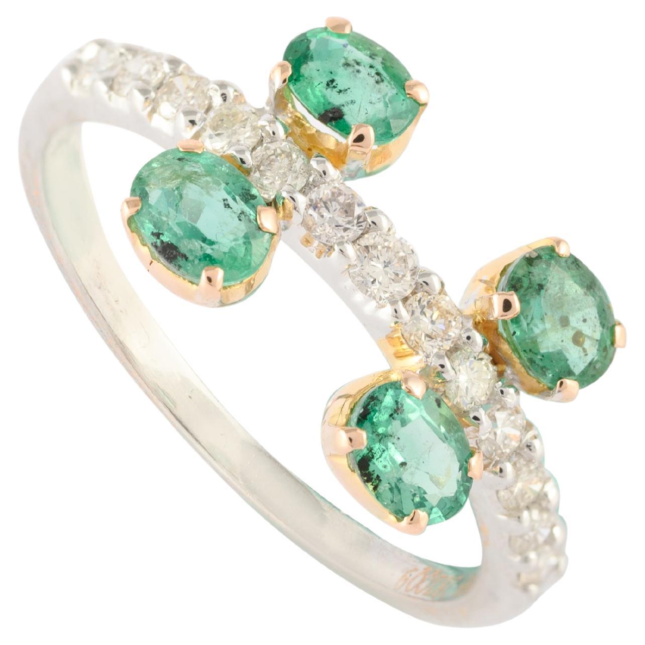 Im Angebot: Zarter Ring mit Diamant und Smaragd im Ovalschliff aus massivem 14-karätigem Weißgold ()