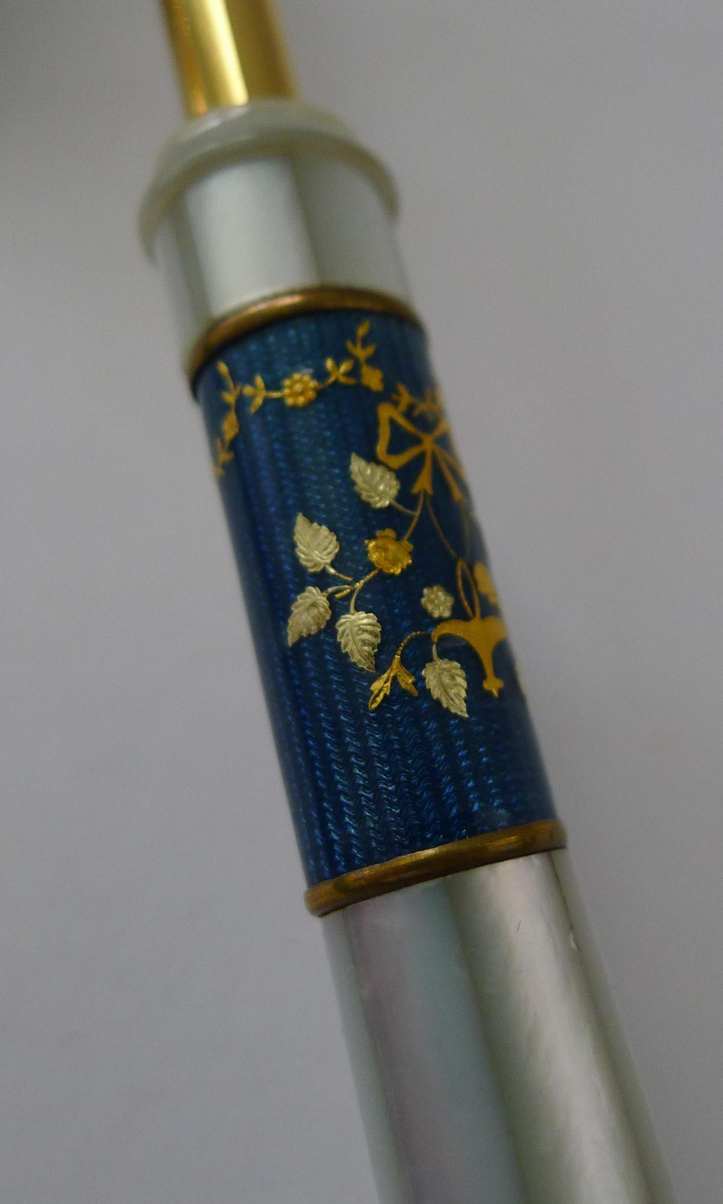 Exquisite Pair French Enamel Opera Glasses c.1920 Bon état - En vente à Bath, GB