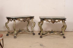 Magnifique paire de consoles vénitiennes italiennes du 18ème siècle en bois sculpté et peint