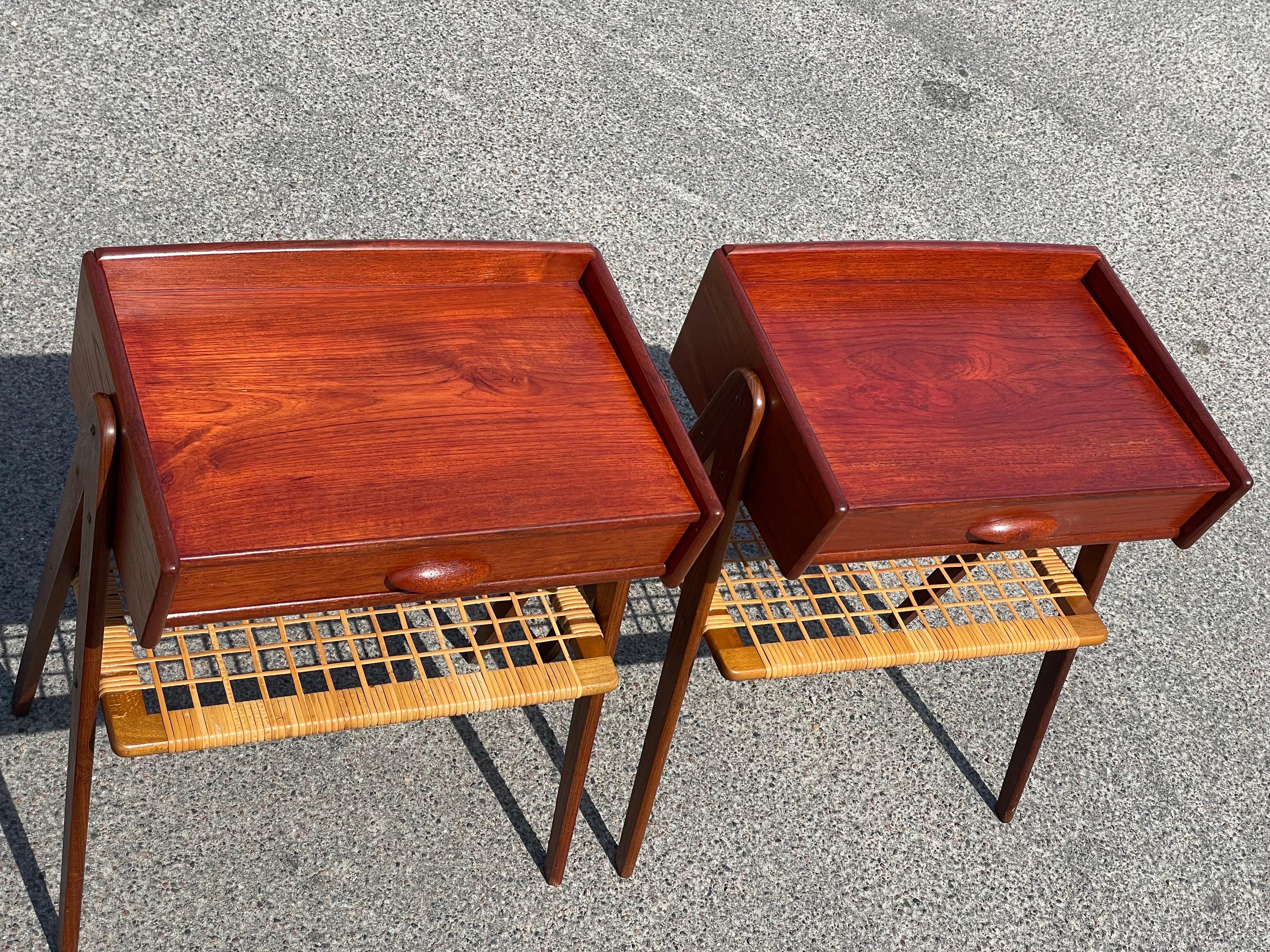 Danois Exquise paire de tables de nuit en teck Søren Rasmussen des années 1960