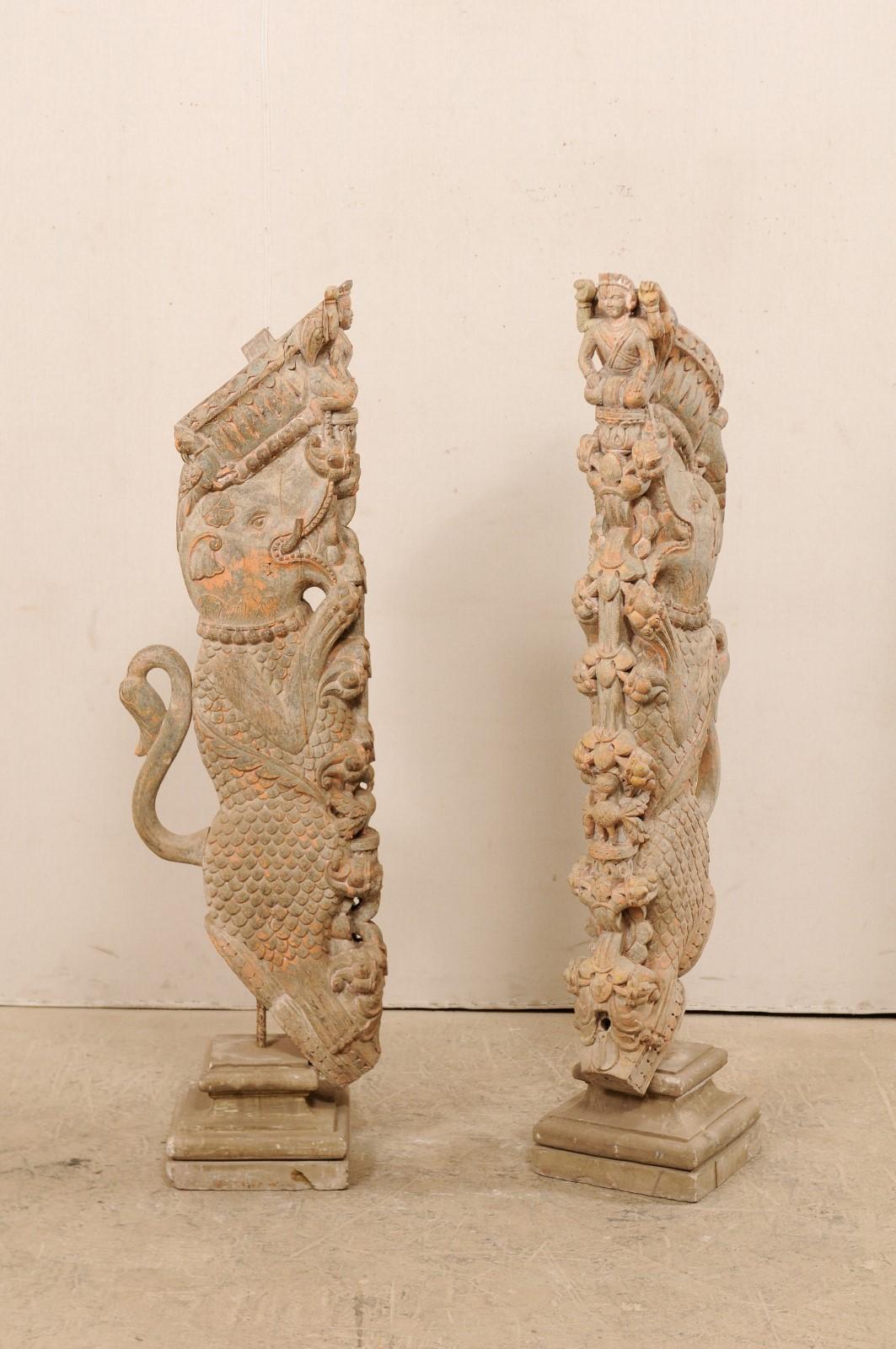 Exquisites Paar handgeschnitzter indischer Tempelstrukturen des 19. Jahrhunderts, Südindien (Indisch) im Angebot