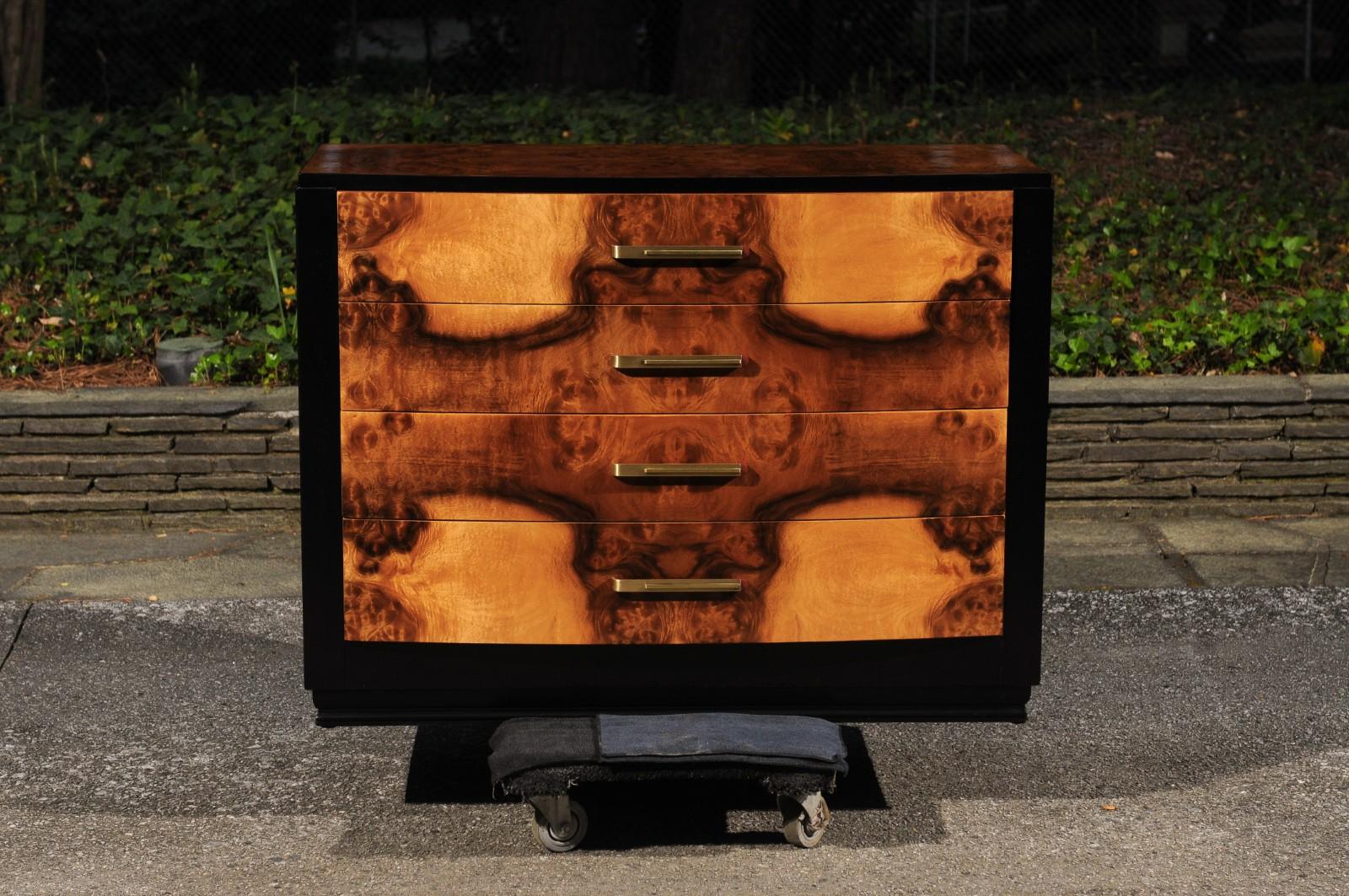 Exquisite Pair of Art Deco Commodes by the Esteemed Donald Deskey for Widdicomb For Sale 4
