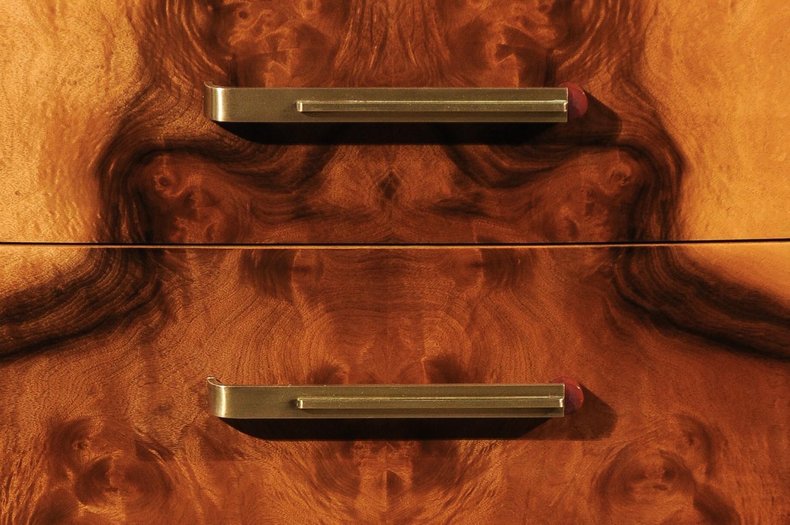 Exquisite Pair of Art Deco Commodes by the Esteemed Donald Deskey for Widdicomb For Sale 3