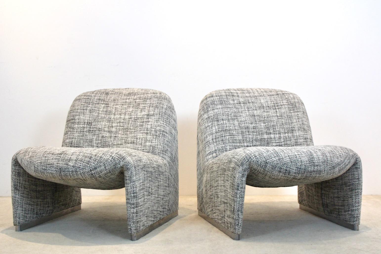 Mid-Century Modern Exquisite Pair of Artifort Alky Chairs by Giancarlo Piretti For Sale