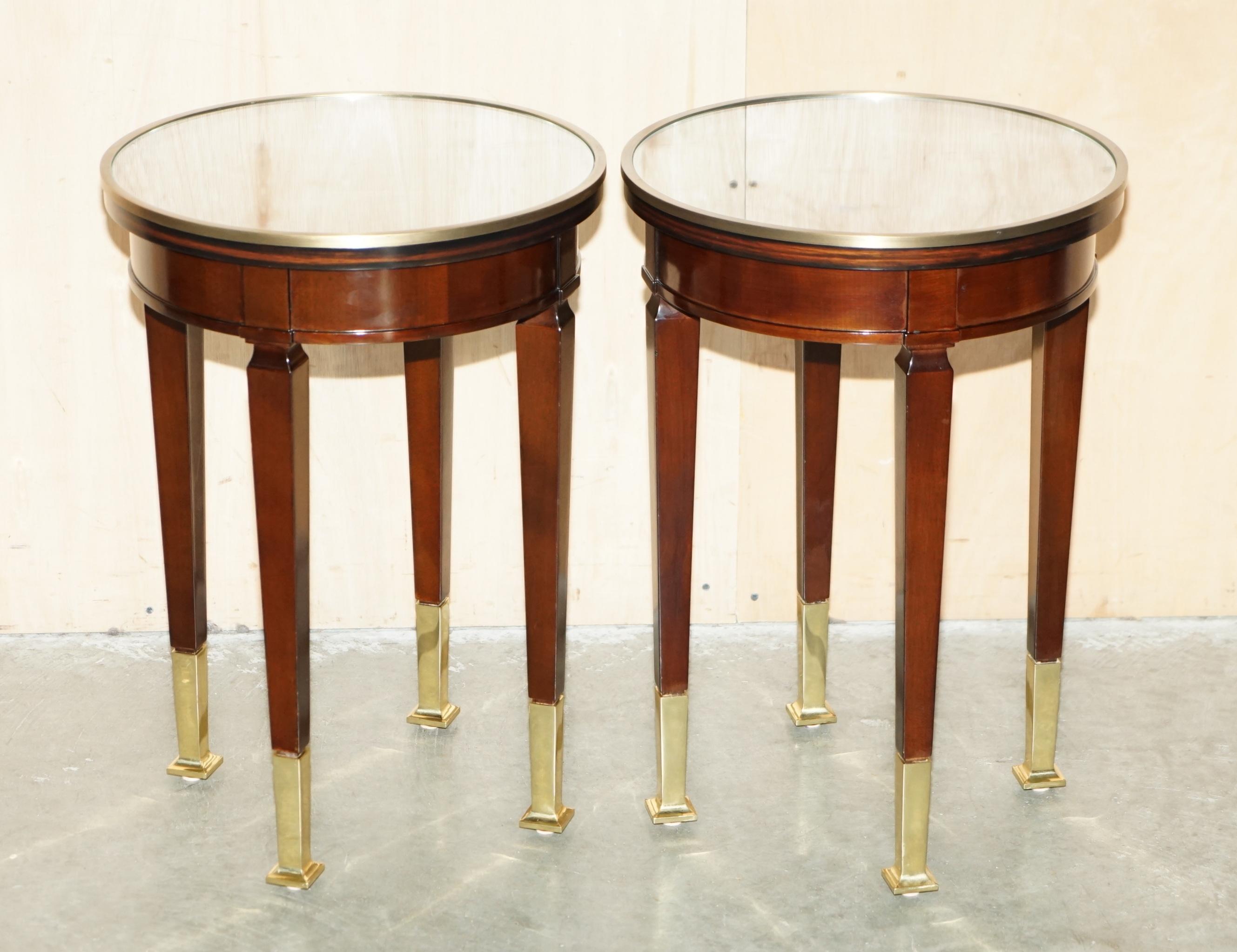 Royal House Antiques

Royal House Antiques a le plaisir d'offrir à la vente cette paire de tables d'appoint en ébène de Macassar et en laiton massif Decca. 

Veuillez noter que les frais de livraison indiqués ne sont qu'un guide, ils couvrent