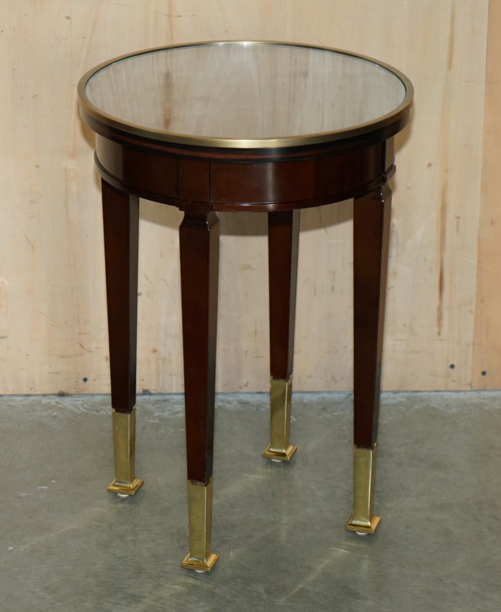 Art déco Paire exquise de tables d'appoint BRASS & MASSCAR EBONY DECCA en vente