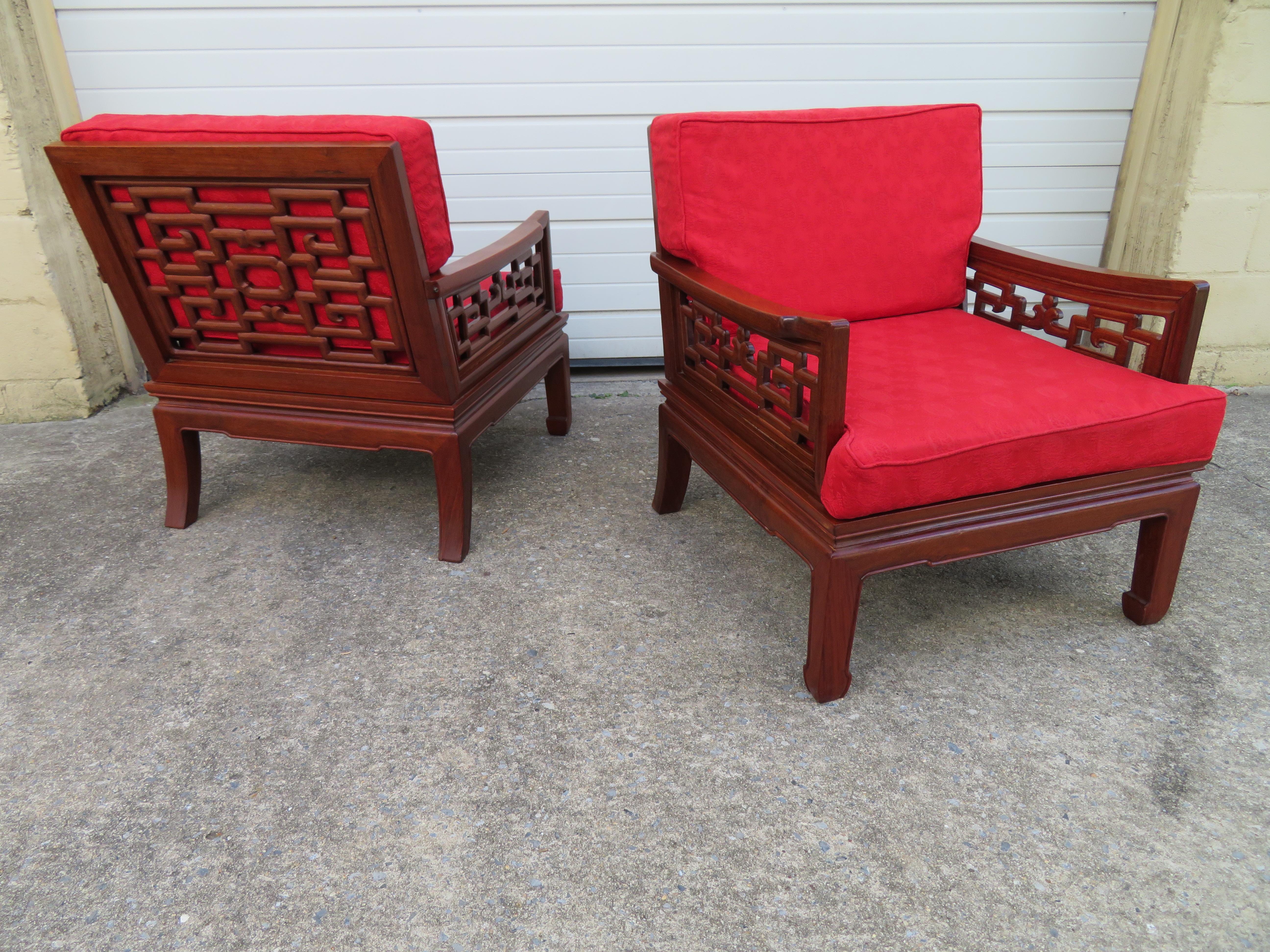 Exquisite Pair of Chinoiserie Ming Style Carved Rosewood Chairs Asian Modern For Sale 6