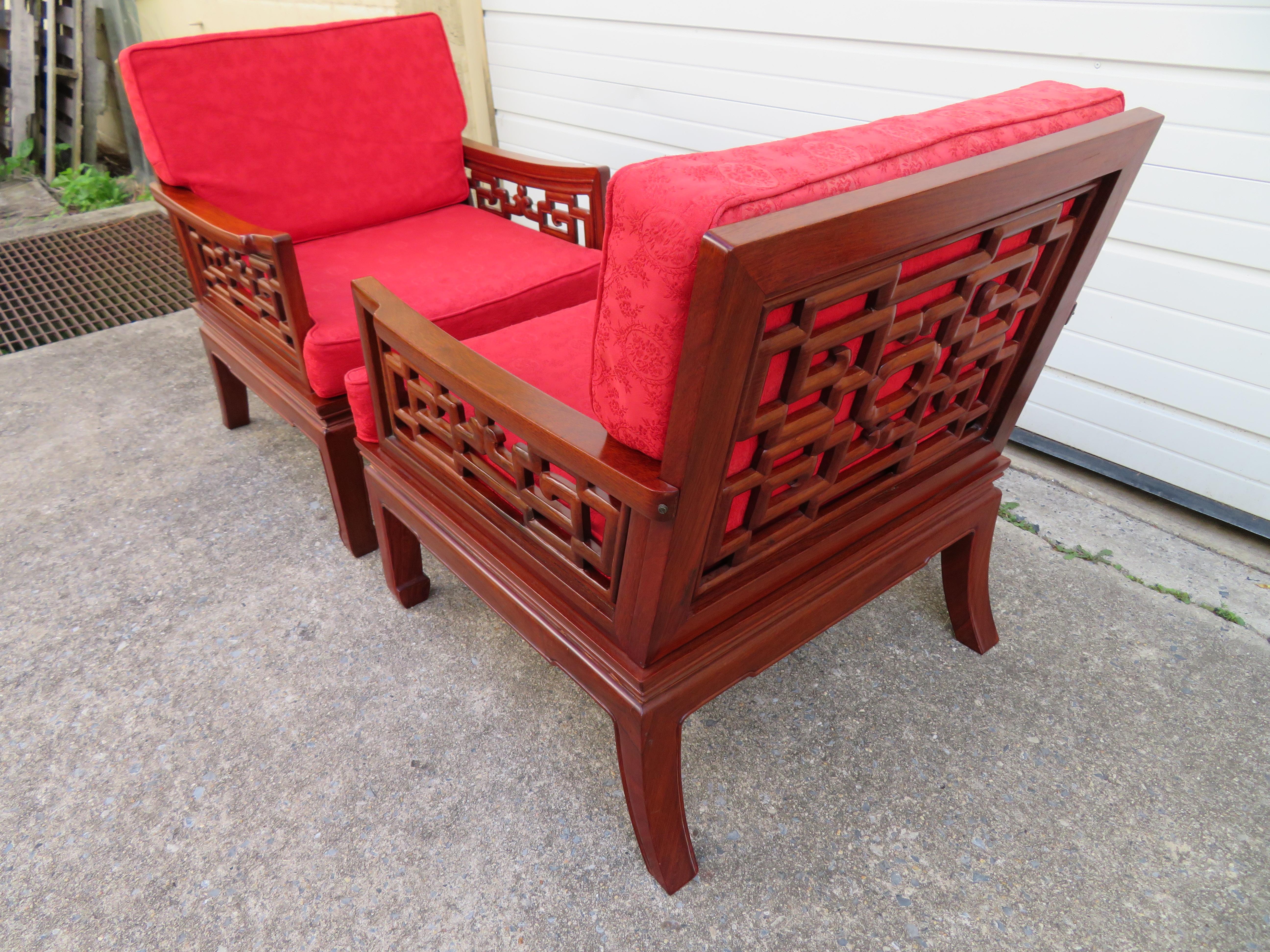 Exquisite Pair of Chinoiserie Ming Style Carved Rosewood Chairs Asian Modern For Sale 1