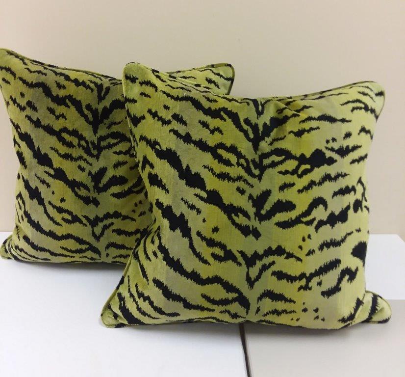 Exquisite Pair of Down-filled Green Tiger Silk-Velvet Cushions In New Condition For Sale In Palm Beach, FL