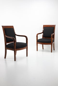 Exquisita pareja de sillones de principios del siglo XIX