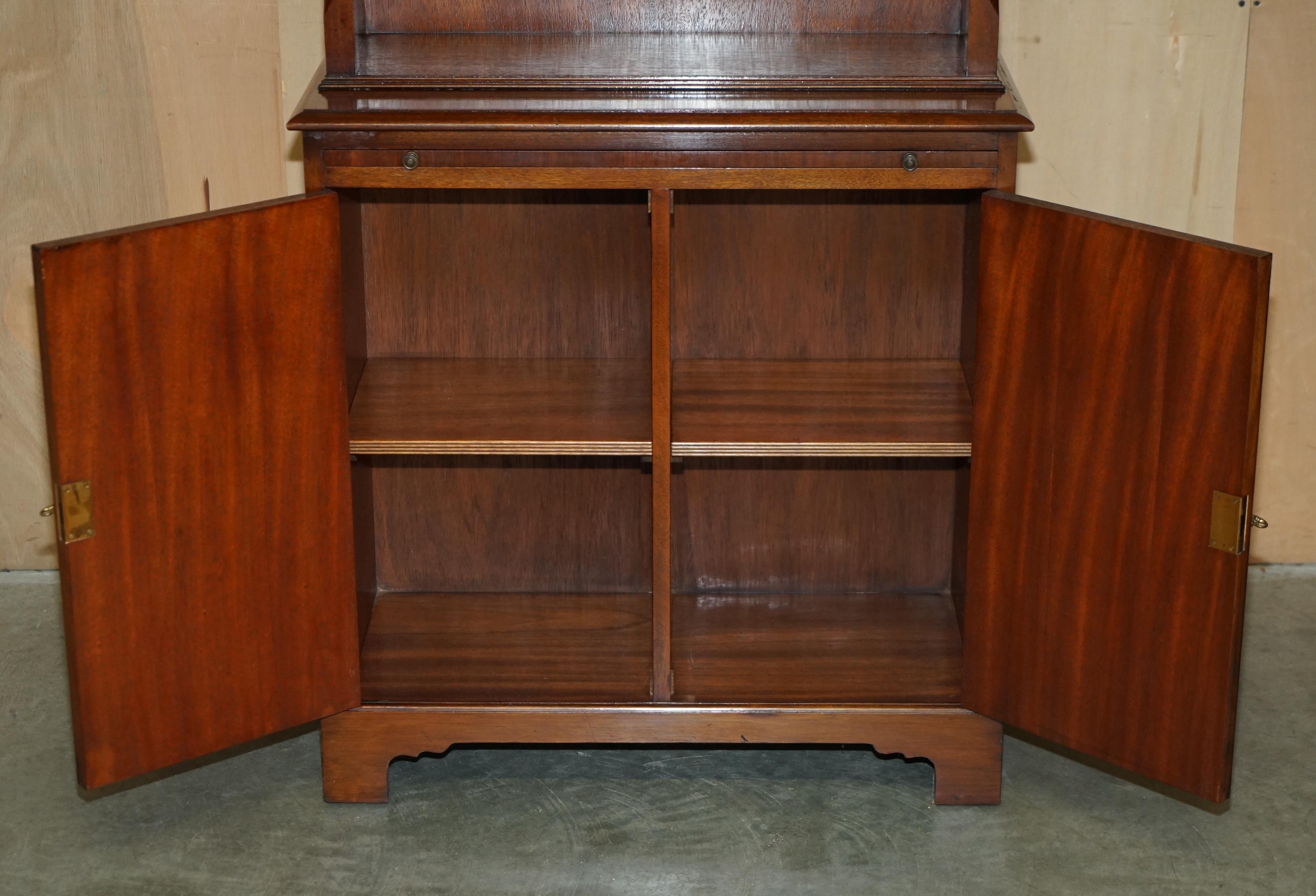 EXQUISITE PAIR OF FLAMED HARDWOOD LIBRARY BOOKCASES SLIP DRiNKS SERVING SHELVES 7