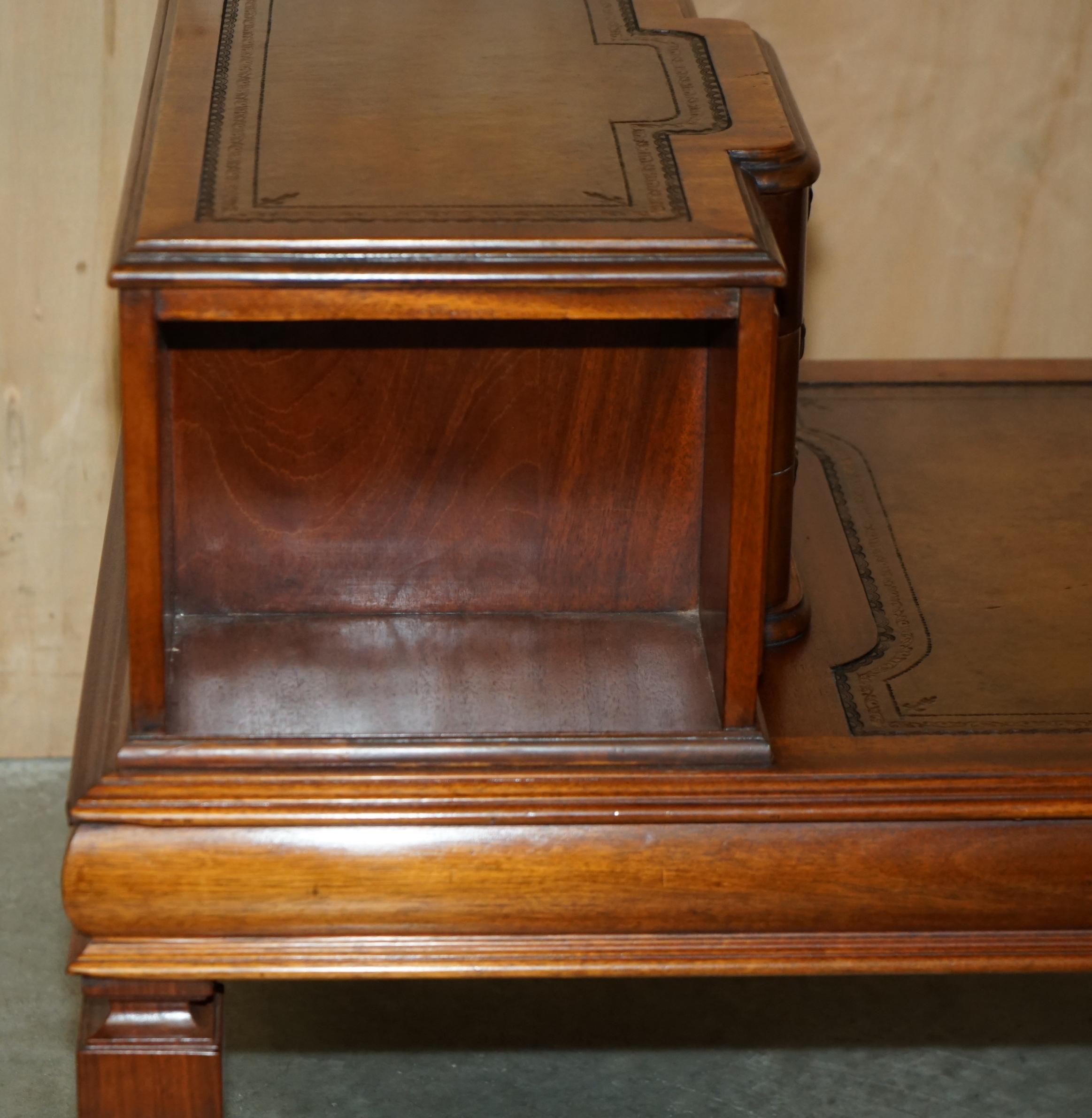 EXQUISITE PAIR OF FULLY RESTORED BROWN LEATHER SIDE END BOOK TABLES WITH DRAWERs For Sale 3