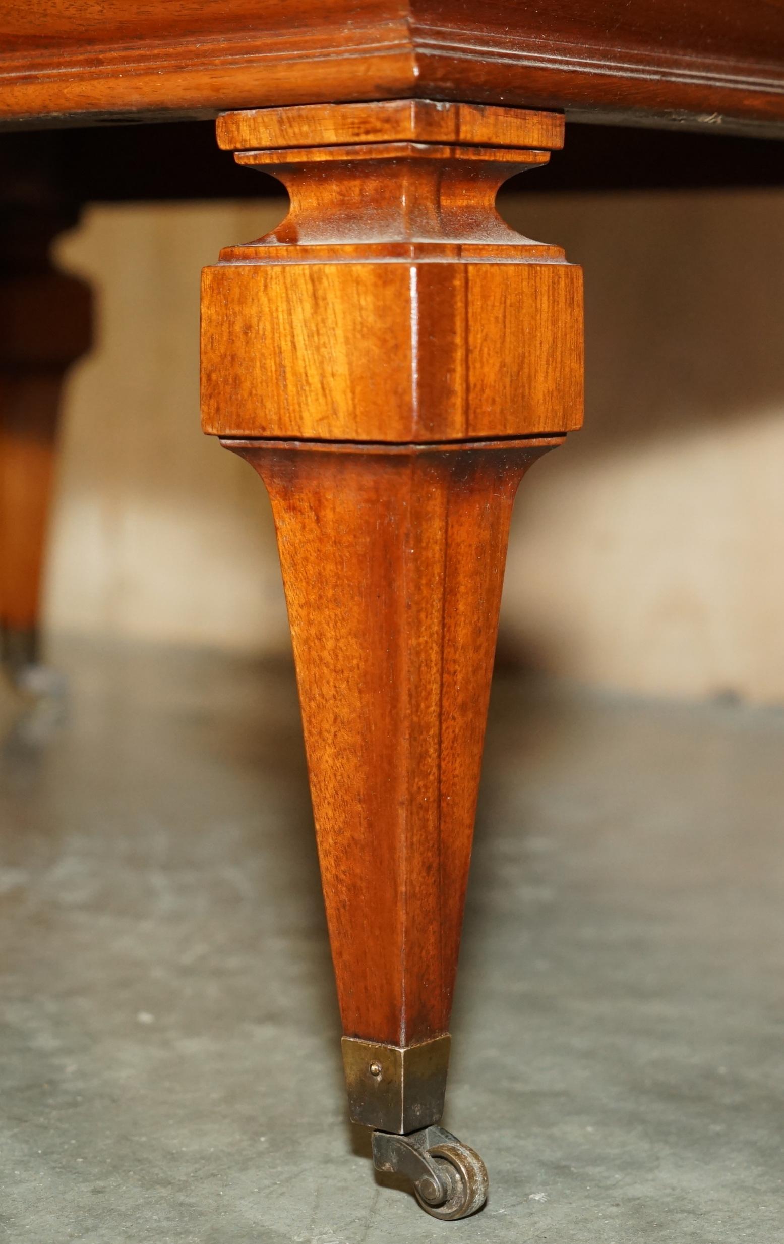 EXQUISITE PAIR OF FULLY RESTORED BROWN LEATHER SIDE END BOOK TABLES WITH DRAWERs For Sale 4