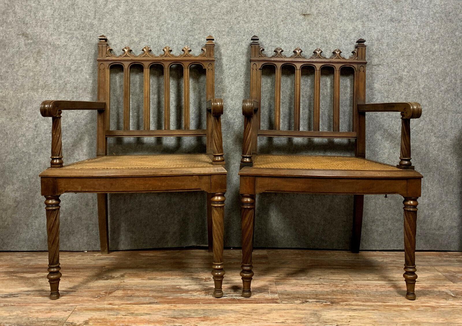 Exquisites Paar Sessel aus gotischem Nussbaumholz, um 1850 -1X21 im Angebot 2