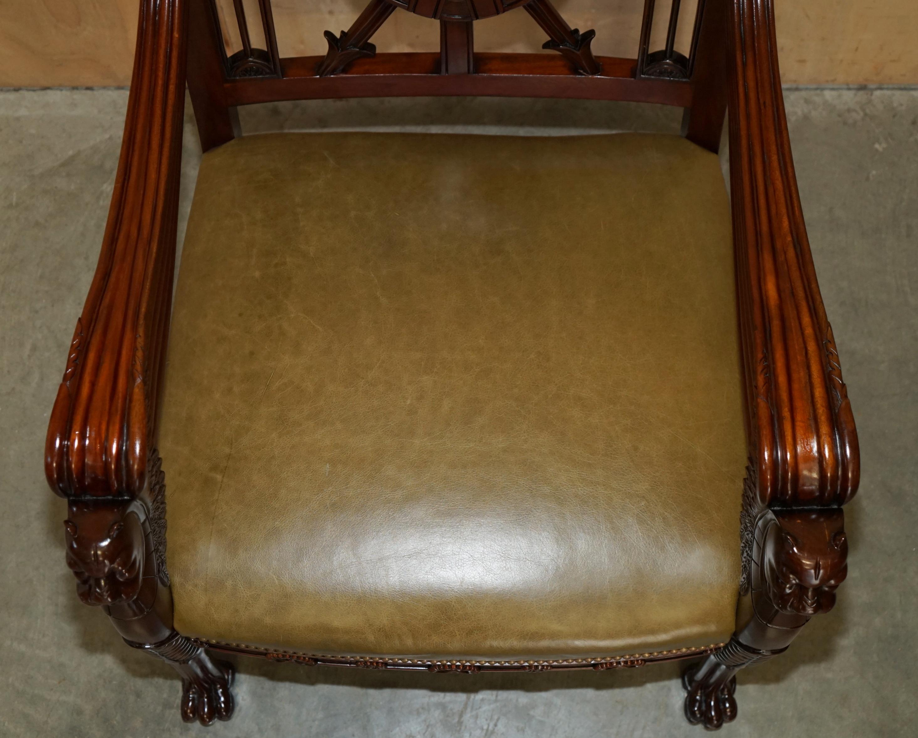 EXQUISITE PAIR OF HAND CARved HARDWOOD LiBRARY ARMCHAIRS LION GRIFFON WING ARMS im Angebot 6