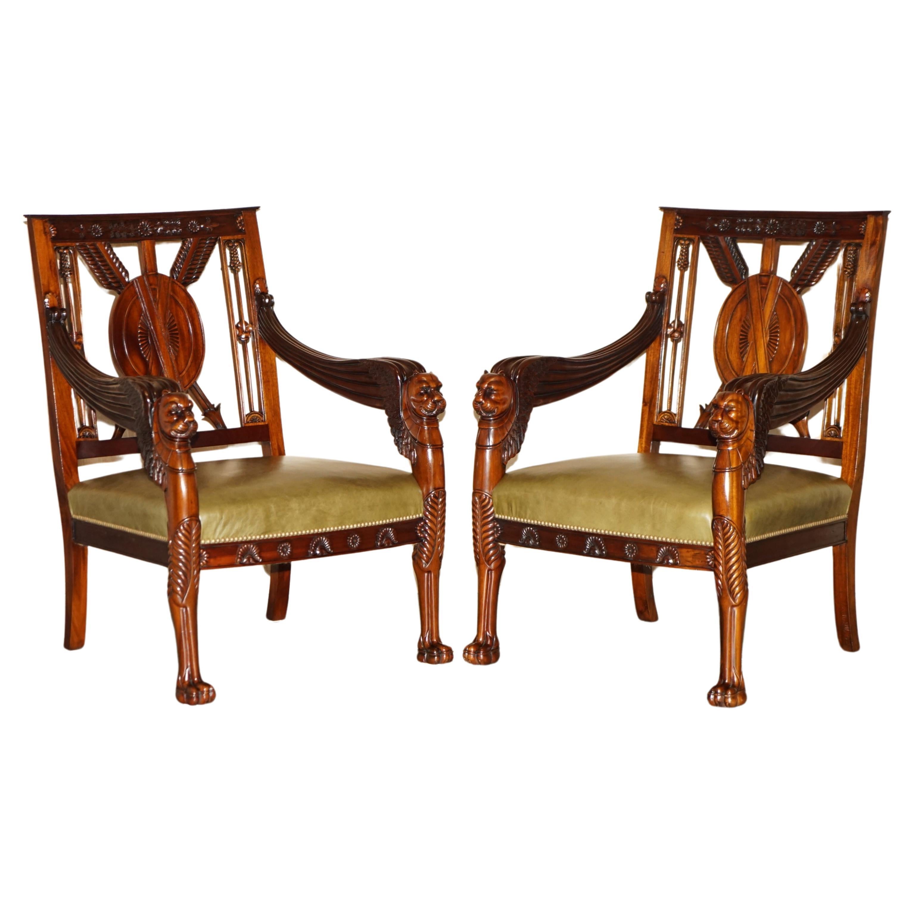 EXQUISITE PAIR OF HAND CARved HARDWOOD LiBRARY ARMCHAIRS LION GRIFFON WING ARMS im Angebot