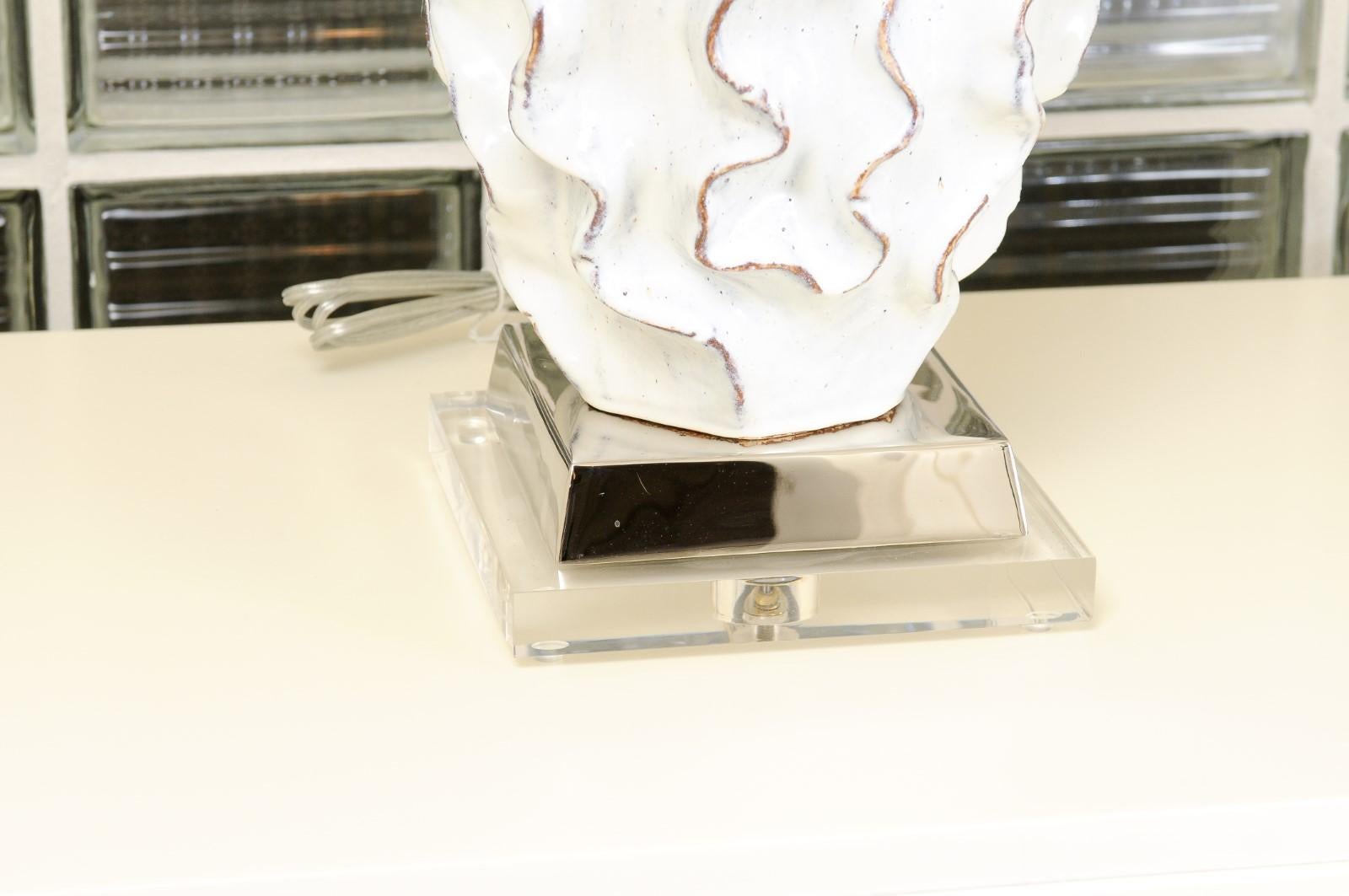 Ein exquisites Paar handgefertigte portugiesische Keramikgefäße mit Glasur als neue maßgefertigte Lampen im Zustand „Hervorragend“ im Angebot in Atlanta, GA