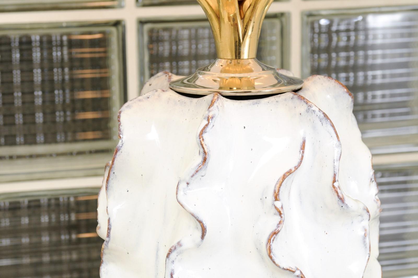 Ein exquisites Paar handgefertigte portugiesische Keramikgefäße mit Glasur als neue maßgefertigte Lampen (Messing) im Angebot