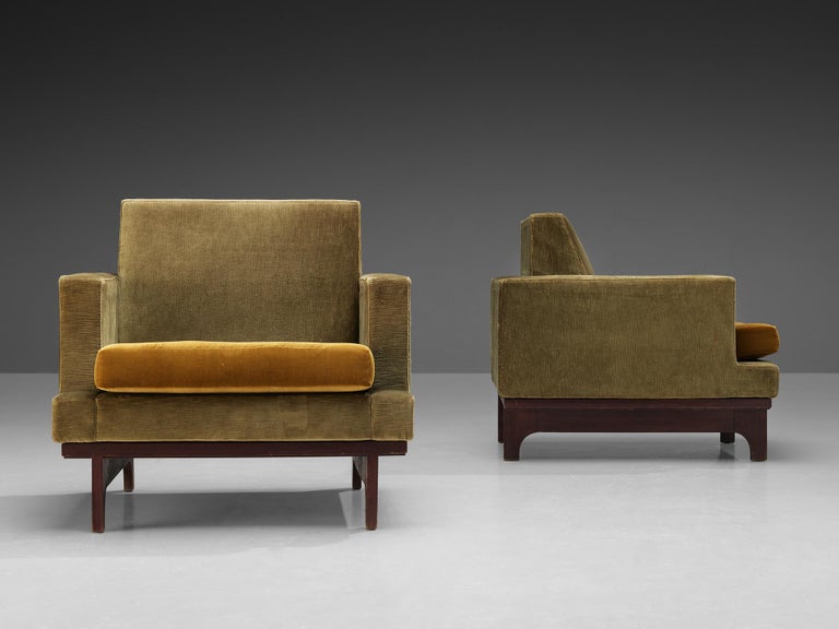 Exquisite Pair of Italian Lounge Chairs in Green and Yellow Velvet Upholstery In Good Condition In Waalwijk, NL