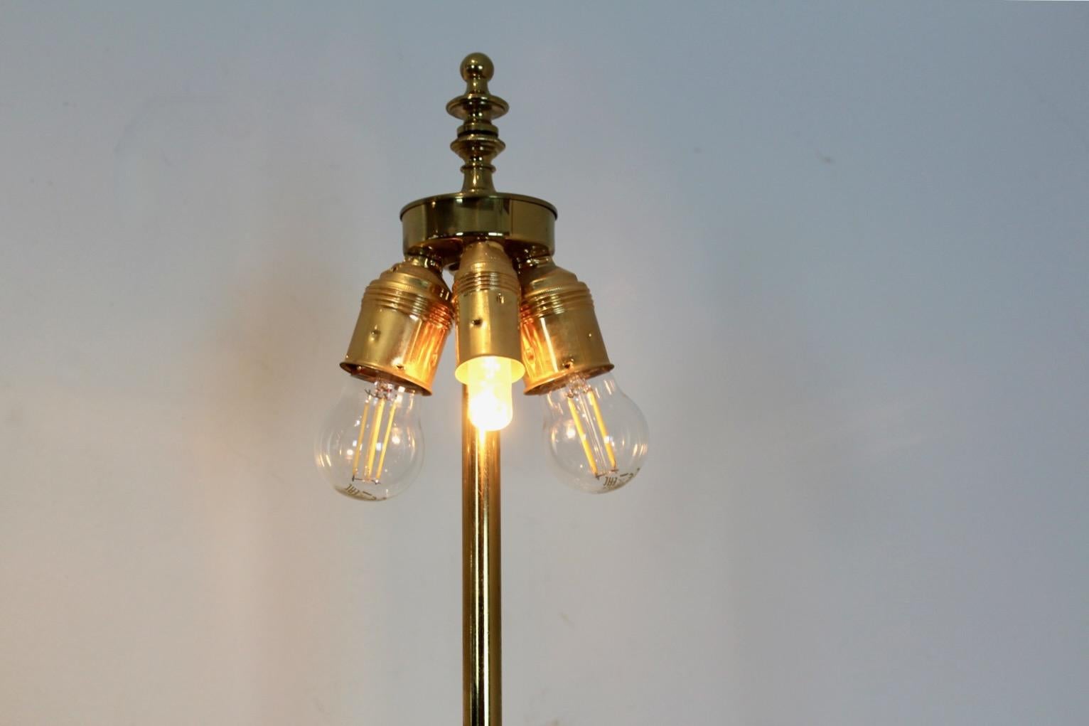 Exquisite Pair of Large Belgian Brass Eagle Sculptured Table Lamps for DeKnudt In Good Condition For Sale In Voorburg, NL