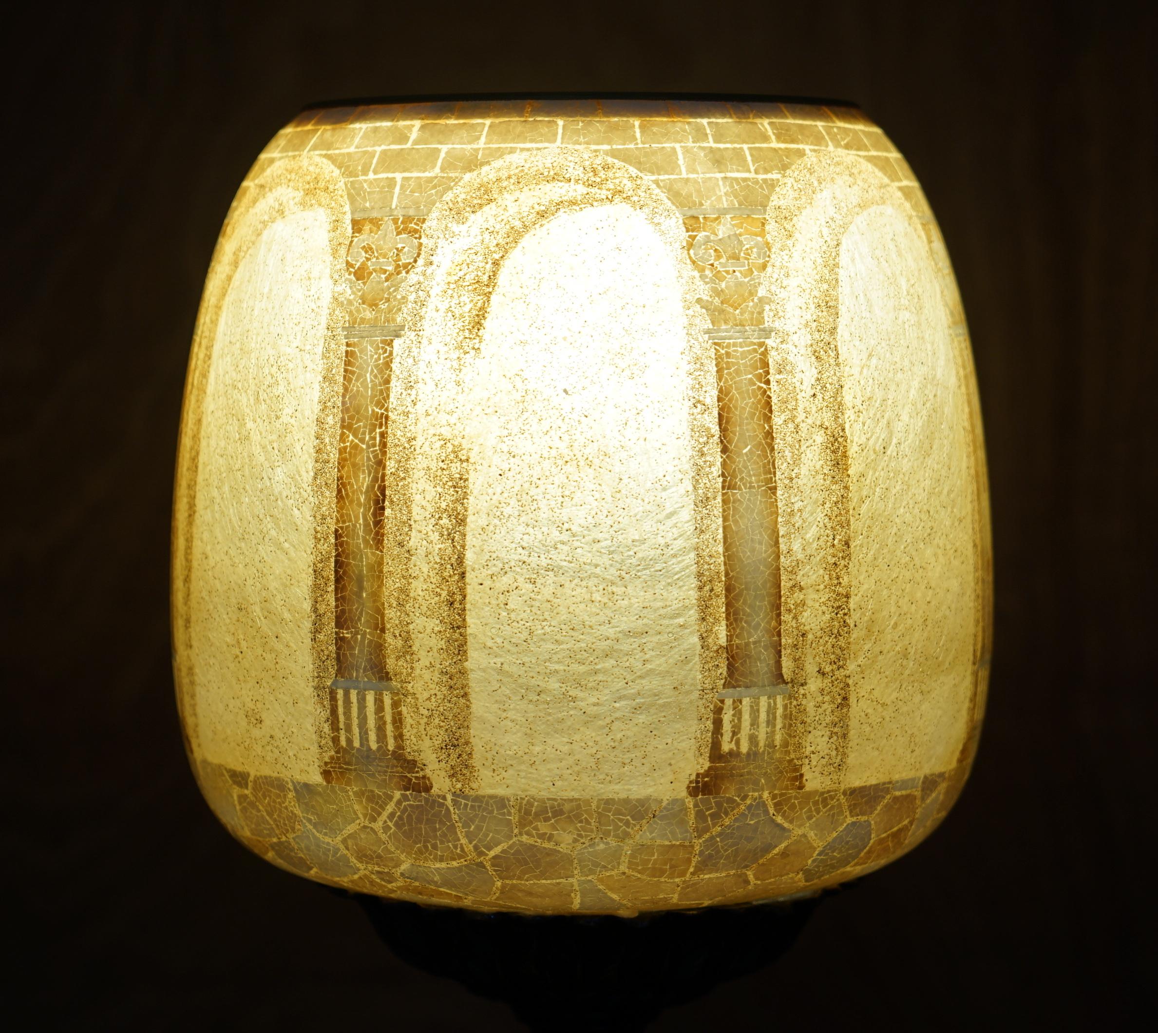 Exquisite Pair of Large Vintage Table Lamps with Corinthian Roman Pillar Shades For Sale 3