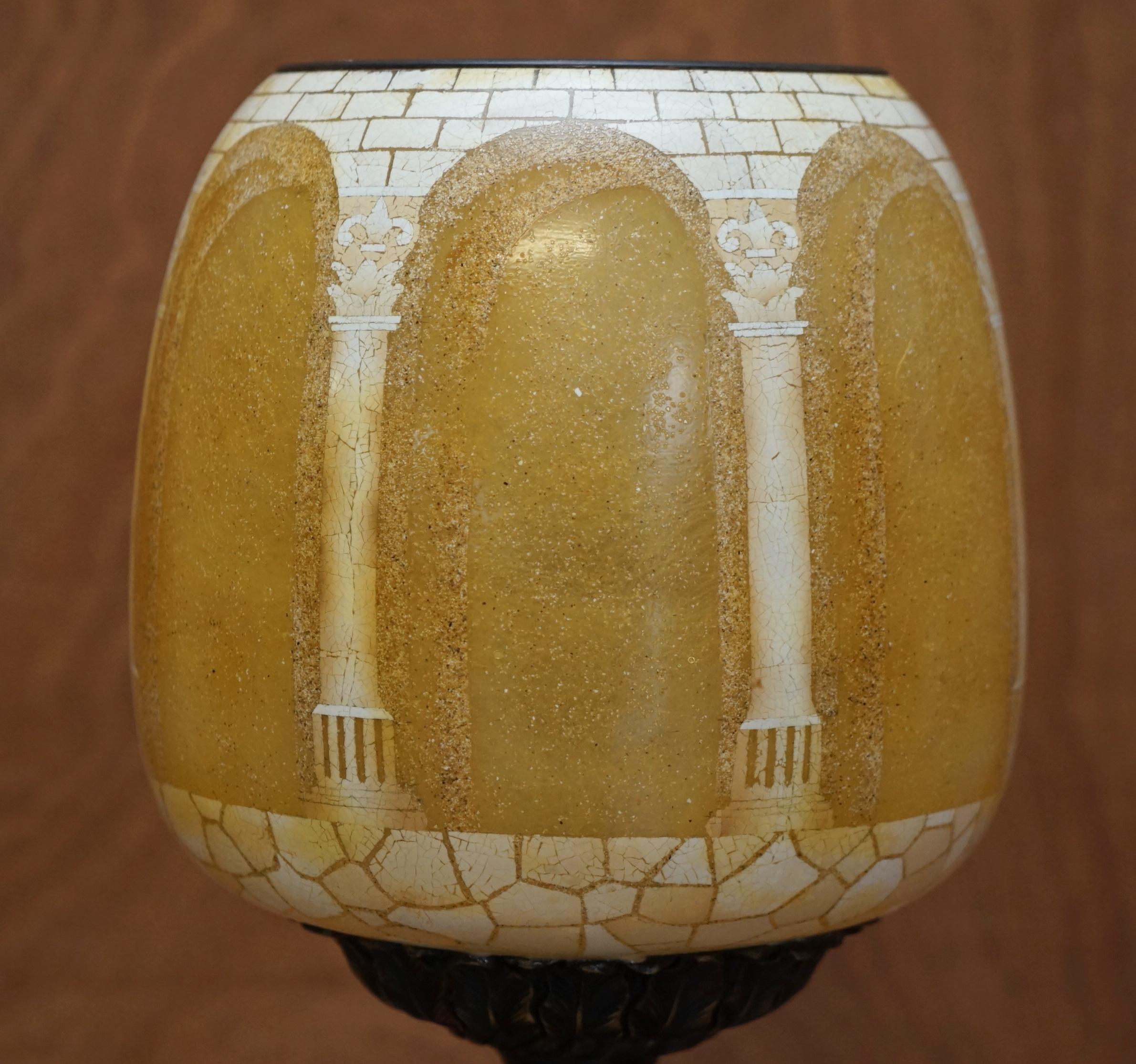 20ième siècle Magnifique paire de grandes lampes de bureau vintage avec abat-jour à pilier romain corinthien en vente