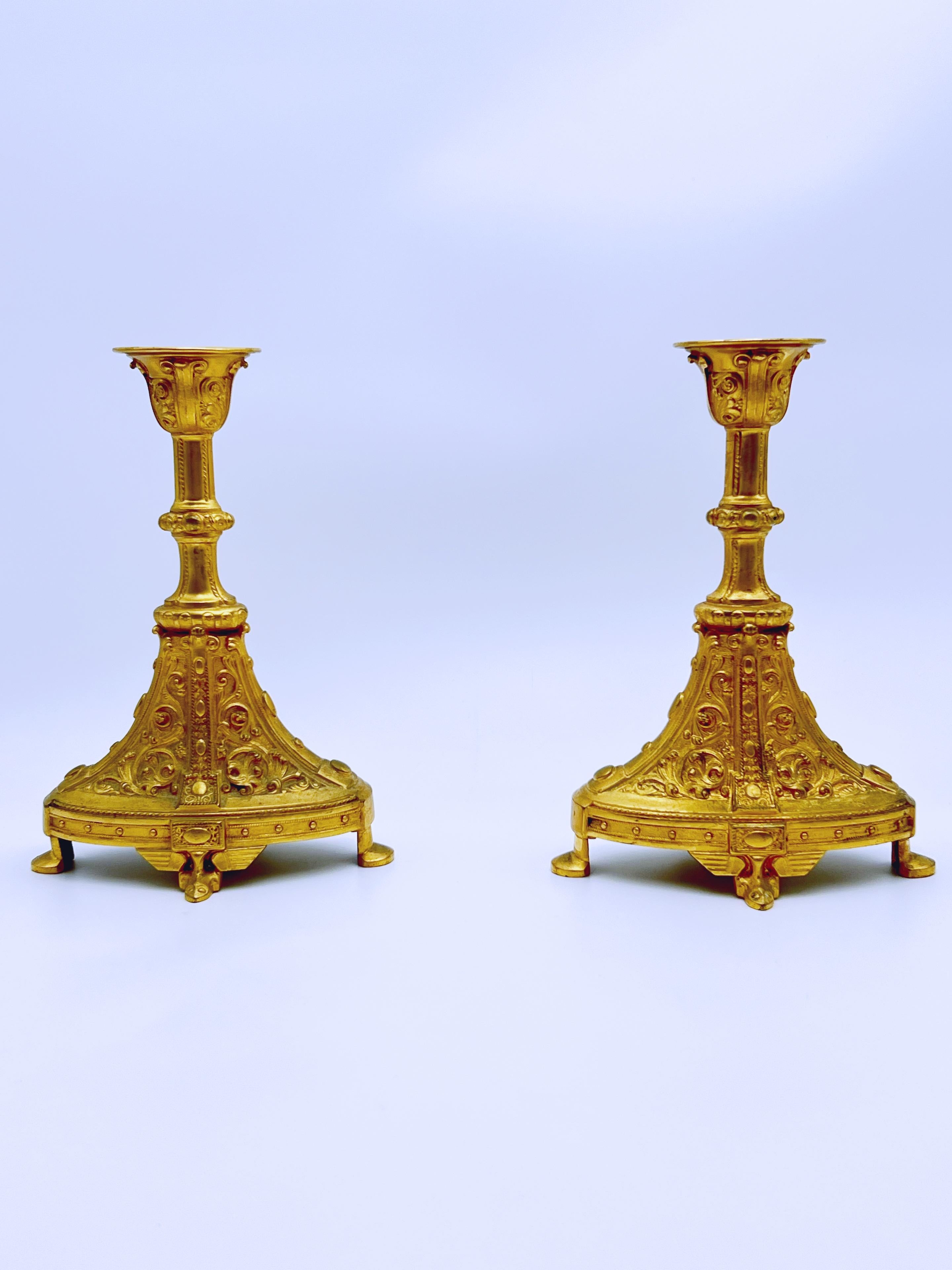 Exquisite Pair of Neo-Gothic Gold-Plated Brass Candlesticks, c. 1850-1890 For Sale 3