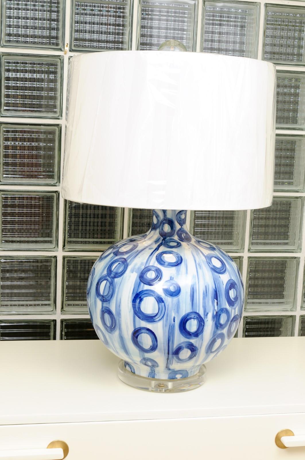 Fin du 20e siècle Magnifique paire de céramiques portugaises, datant d'environ 1980, en tant que nouvelles lampes sur mesure en vente