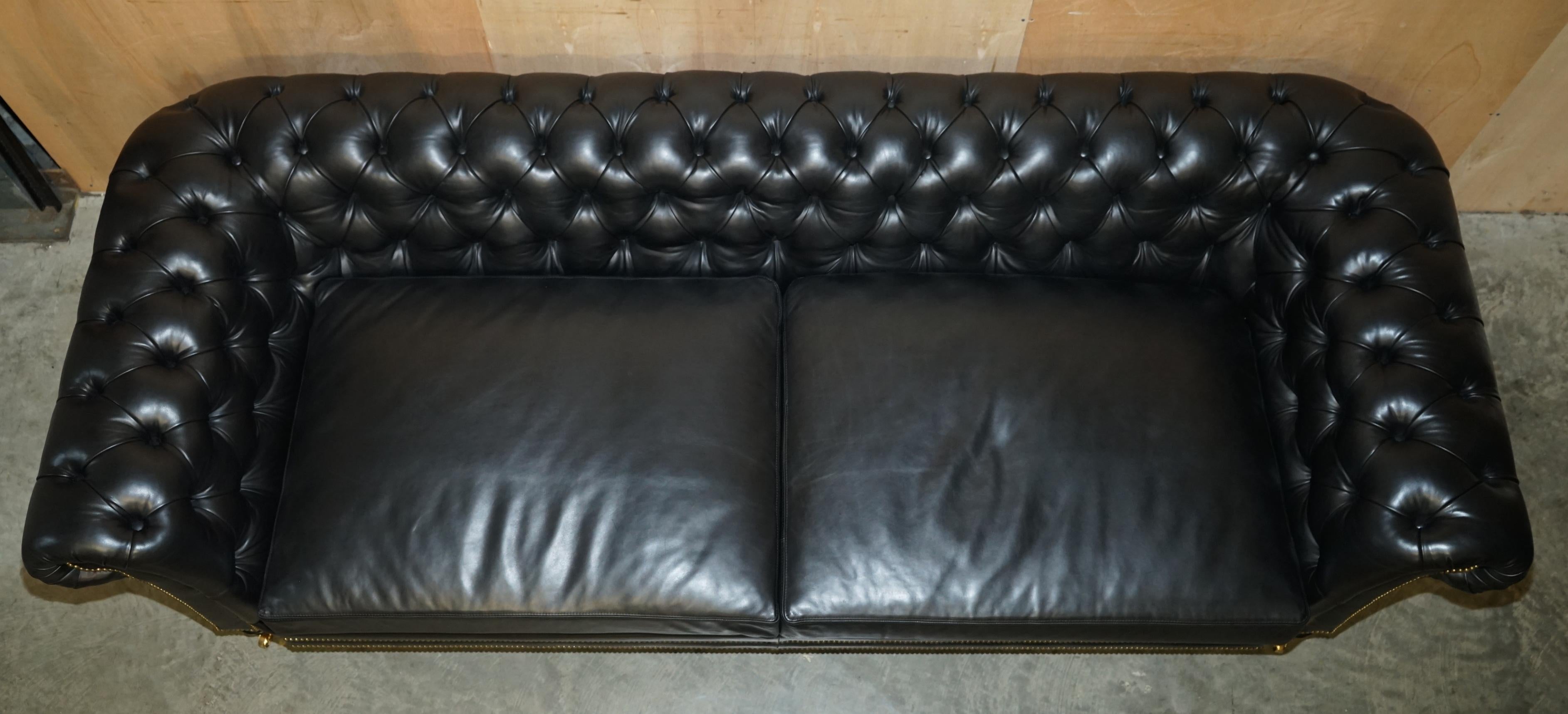 20th Century EXQUISITE PAIR OF RALPH LAUREN BROOK STREET BLACK LEATHER CHESTERFIELD SOFAs For Sale