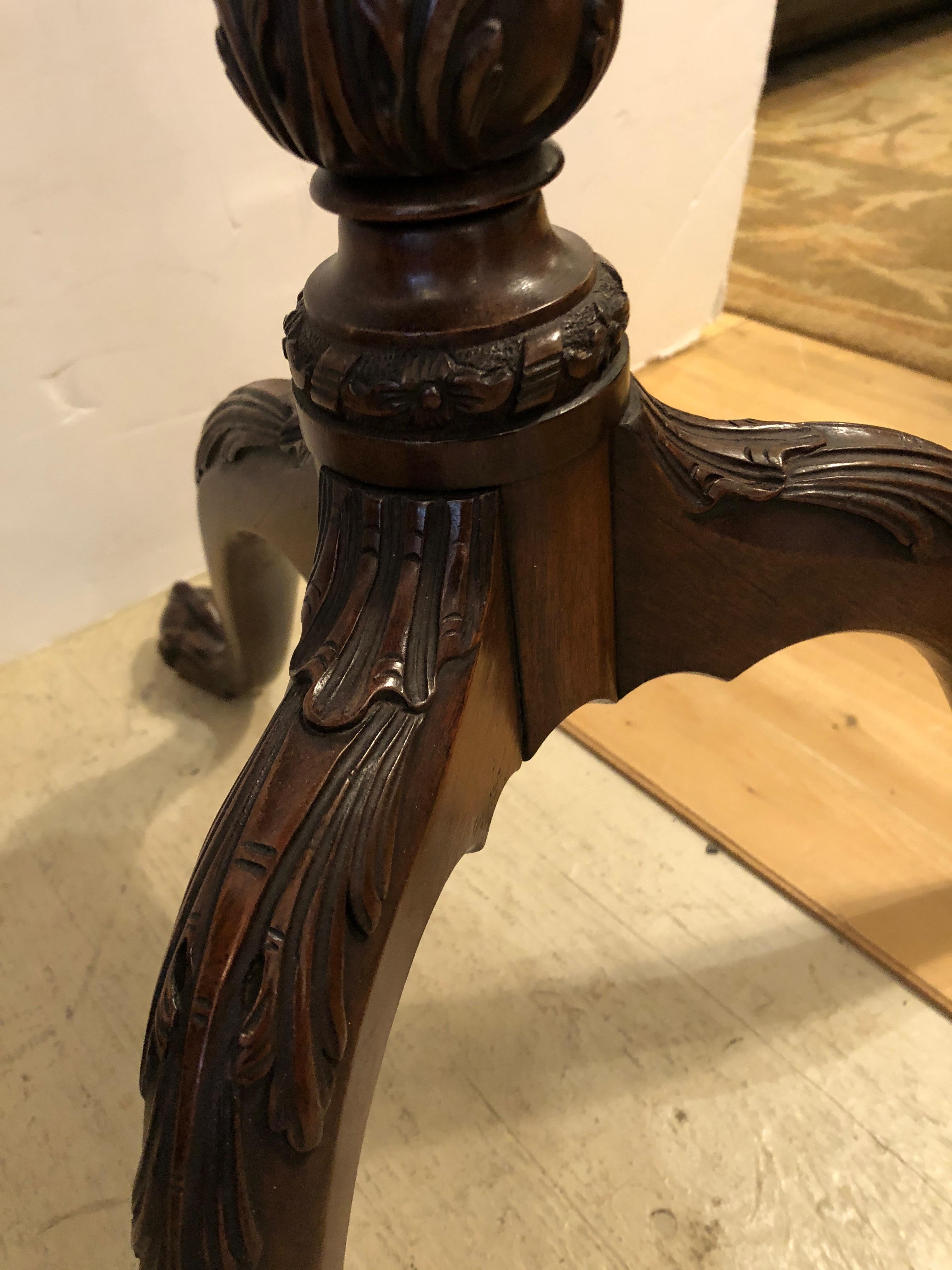 Pair of Small Antique Chippendale Style Round Mahogany End Side Drinks Tables 3