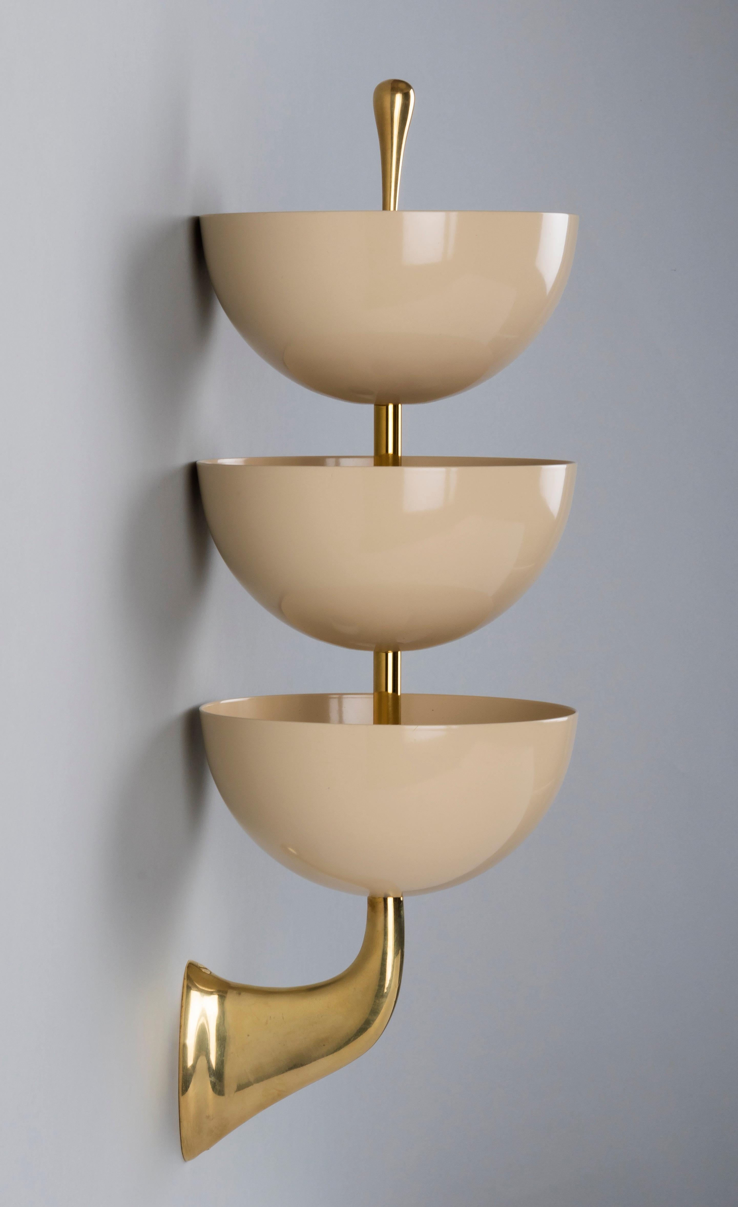 Exquisite Pair of Tiered White Enamel and Brass Sconces by Stilnovo, Italy 1950s In Excellent Condition In New York, NY