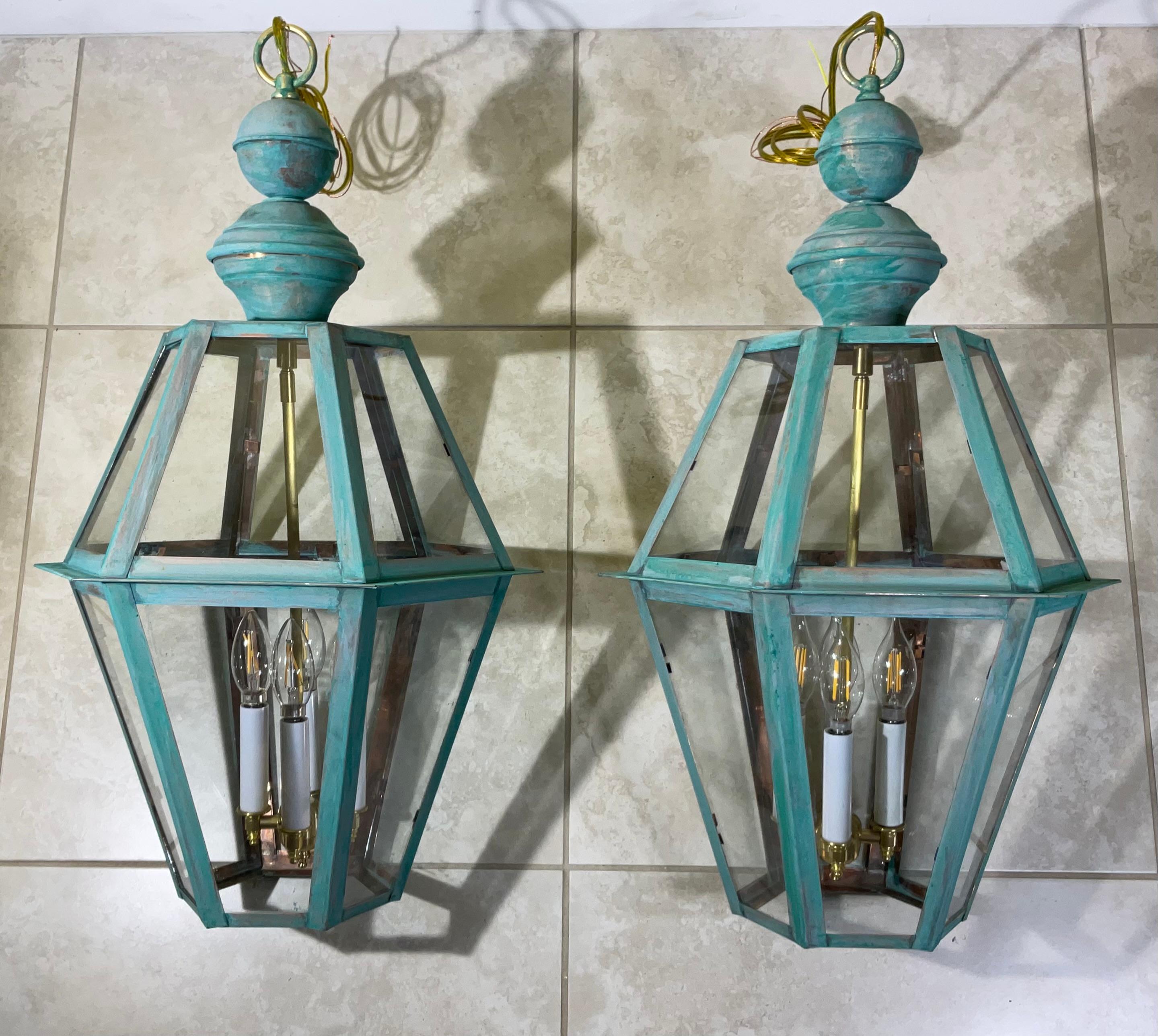 Exquisite Paar Vintage massivem Kupfer & Messing Verdigris Laternen im Angebot 4