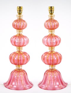 Magnifique paire de lampes de bureau vénitiennes en verre rose / mouchetures dorées