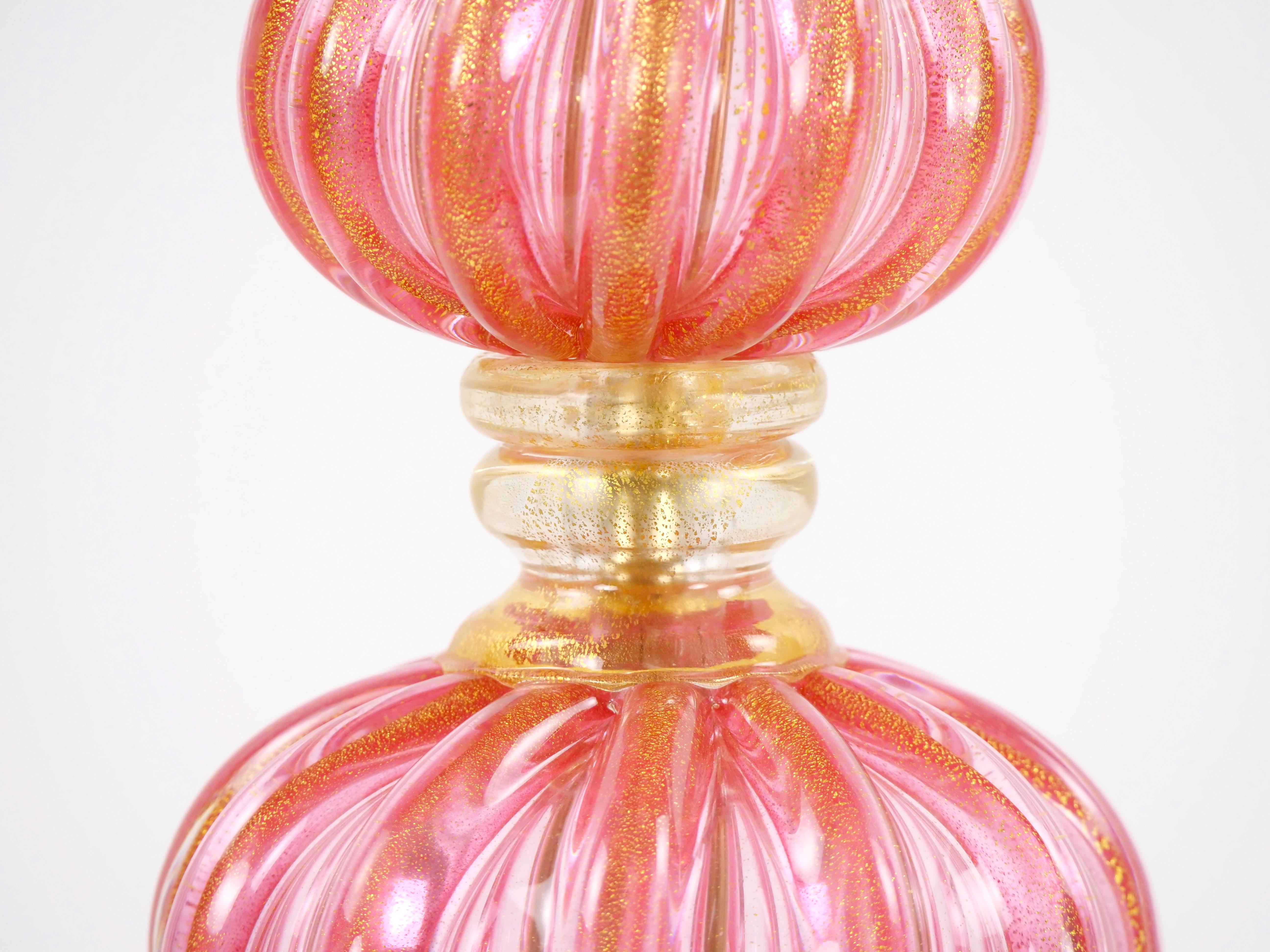 Exquisite Pair Venetian Pink Glass / Gold Flecks Table Lamps In Good Condition For Sale In Tarry Town, NY