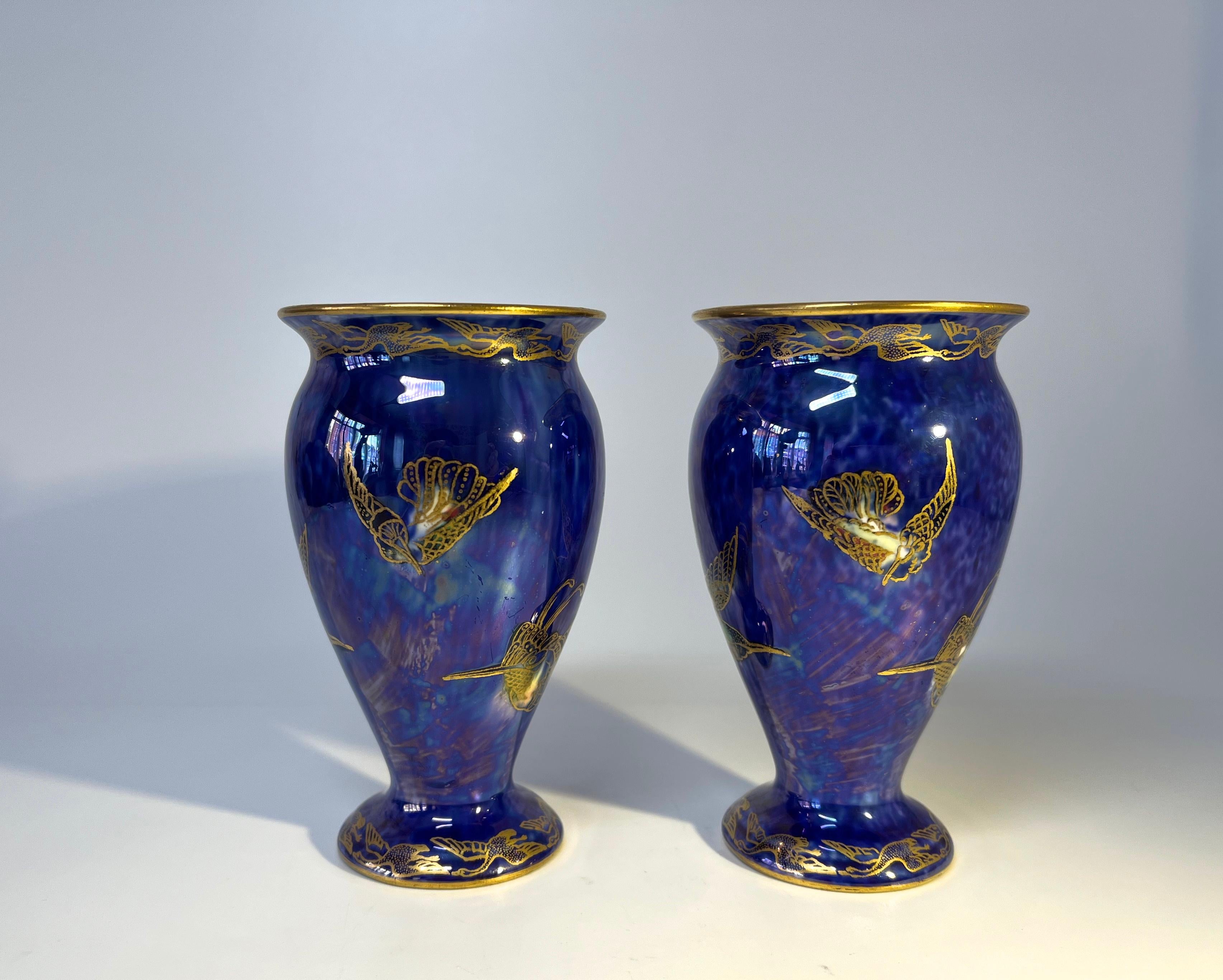 British Exquisite Pair Wedgwood Royal Blue Bird of Paradise Ordinary Lustre Vases Z5294 For Sale