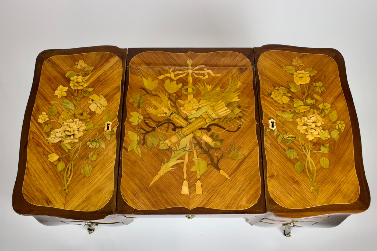 Squisita Pariser Poudreuse aus der Transition-Epoche um 1770 in vendita 8