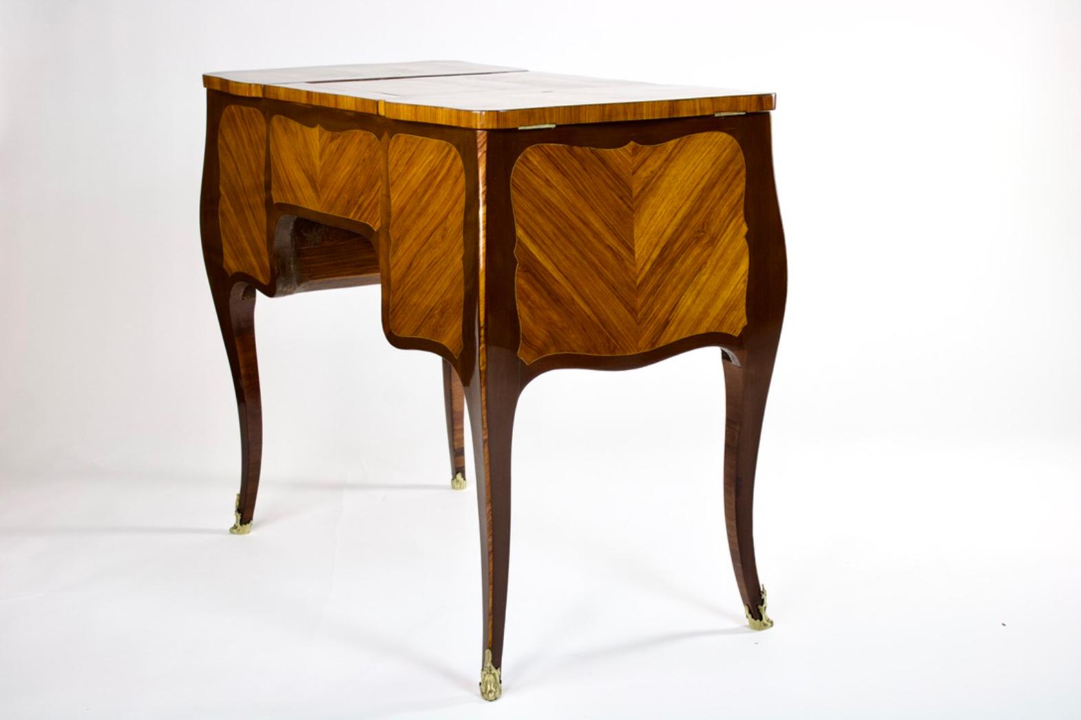 Squisita Pariser Poudreuse aus der Transition-Epoche um 1770 in vendita 9