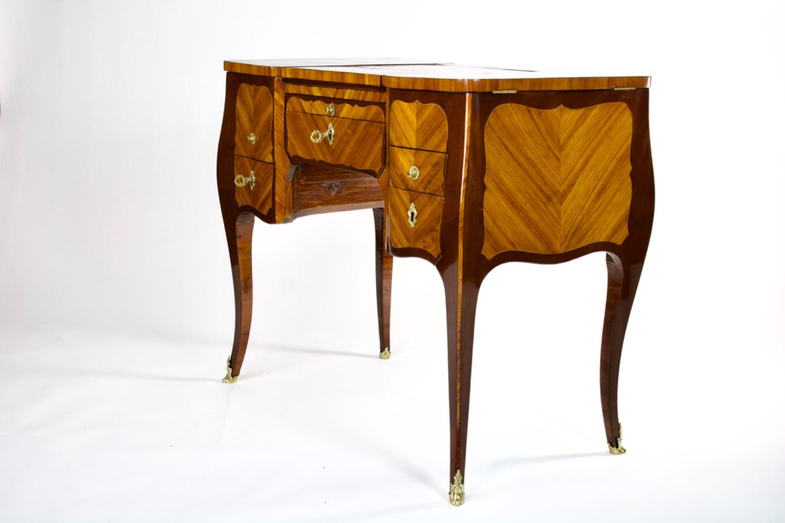 Squisita Pariser Poudreuse aus der Transition-Epoche um 1770 in vendita 12