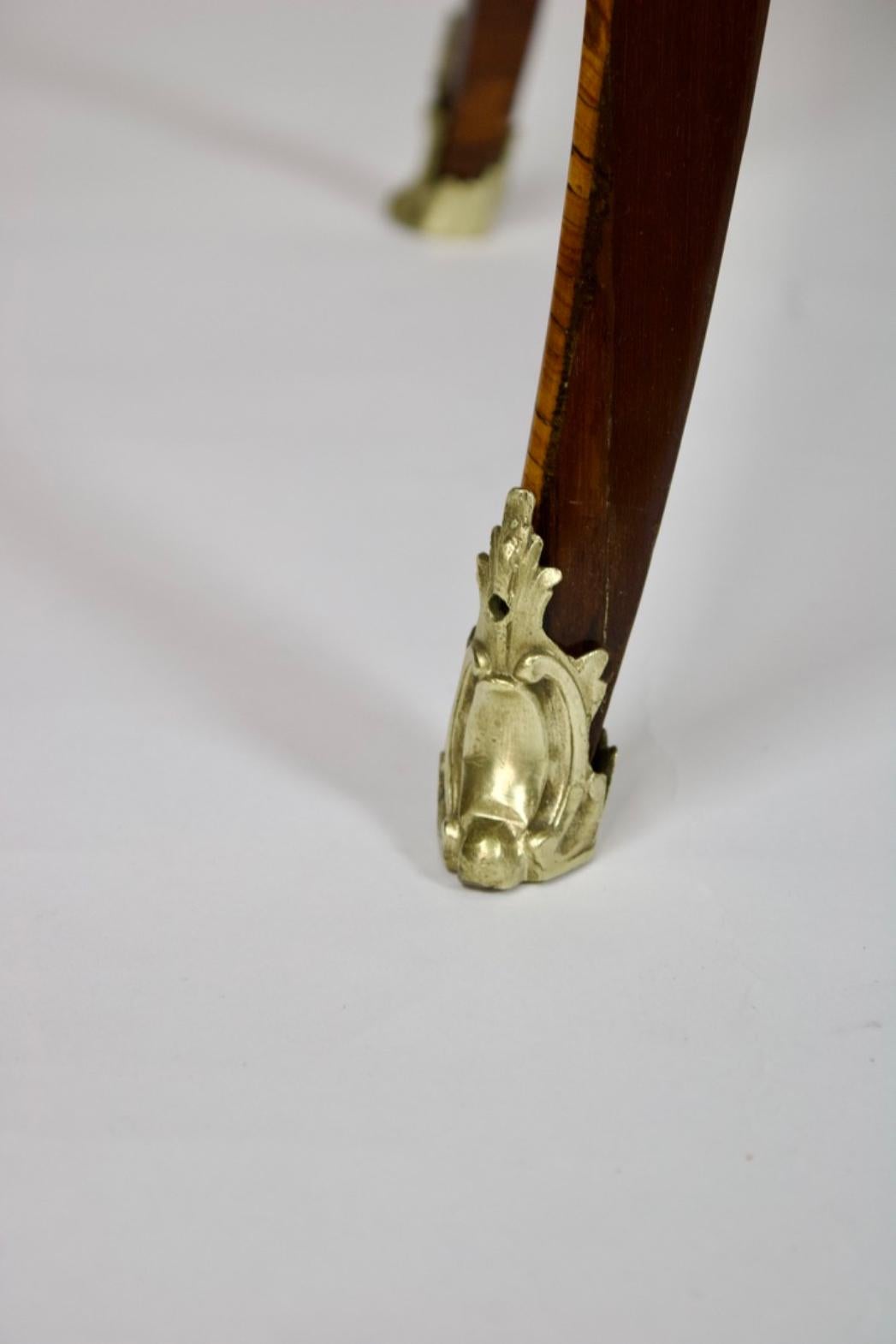 Bronzo Squisita Pariser Poudreuse aus der Transition-Epoche um 1770 in vendita