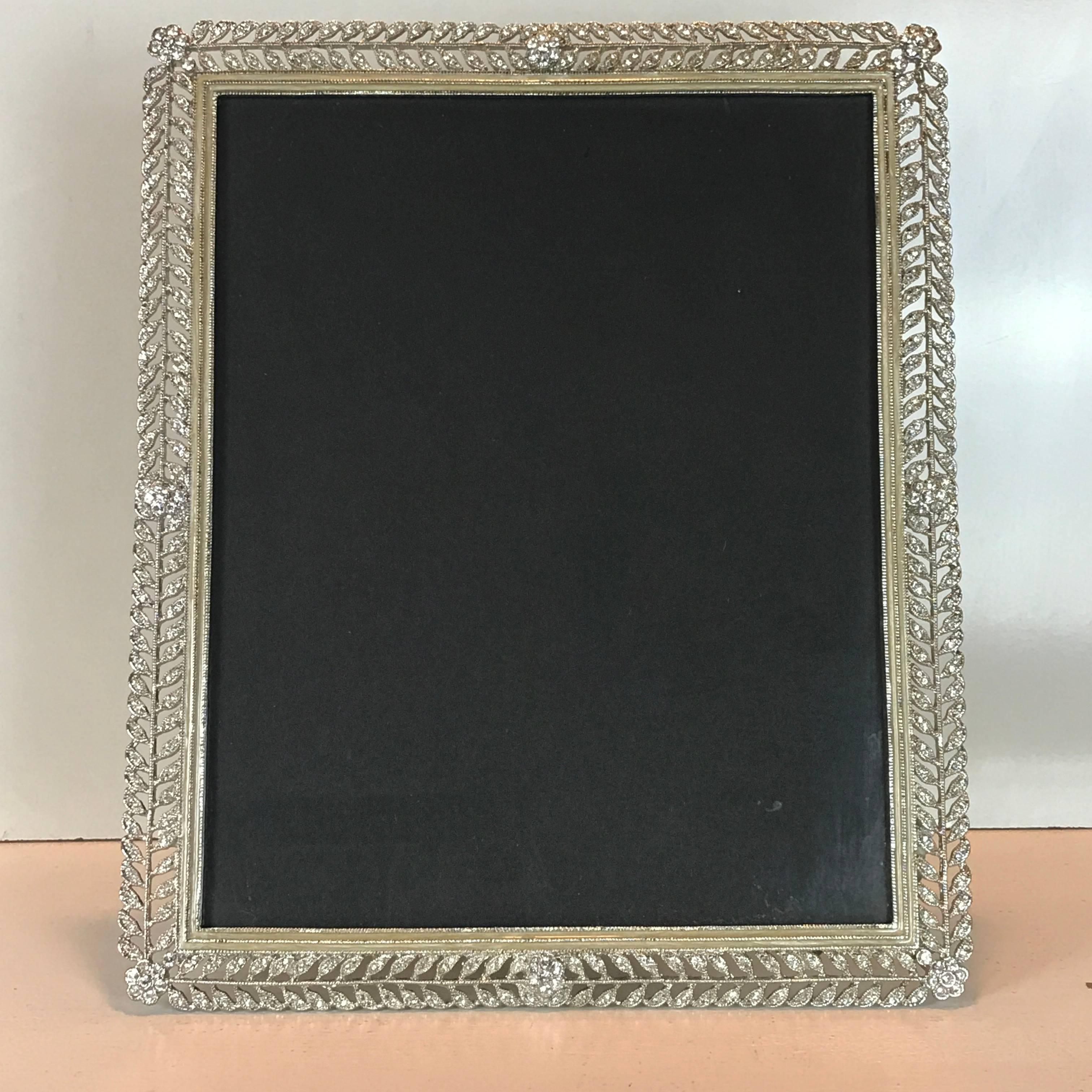 Exquisite paste Russian style frame, with enamel surround, will display a 7.5