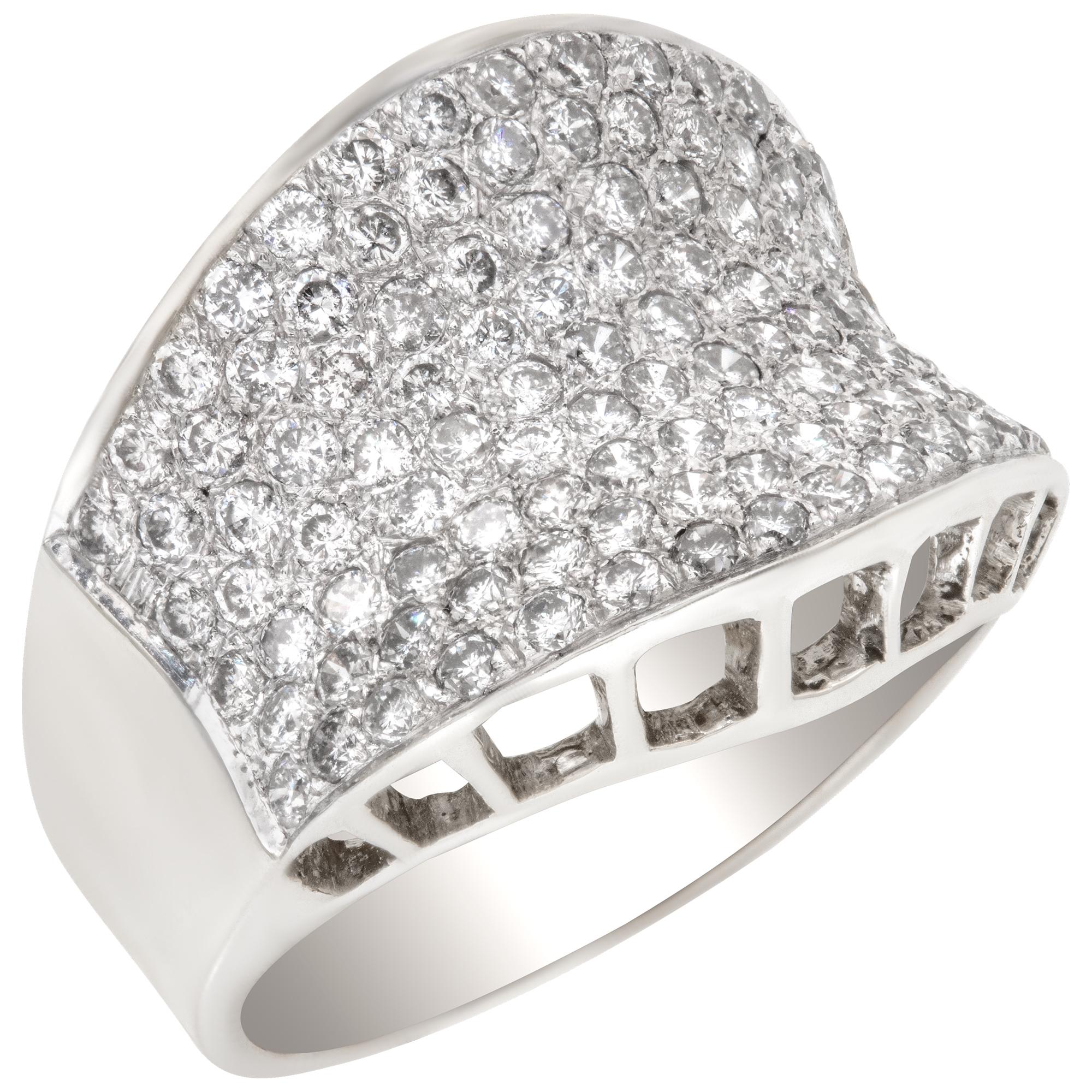 Round Cut Exquisite Pave Diamond Ring in 18k White Gold. 1.25 Carats in Pave Diamonds For Sale