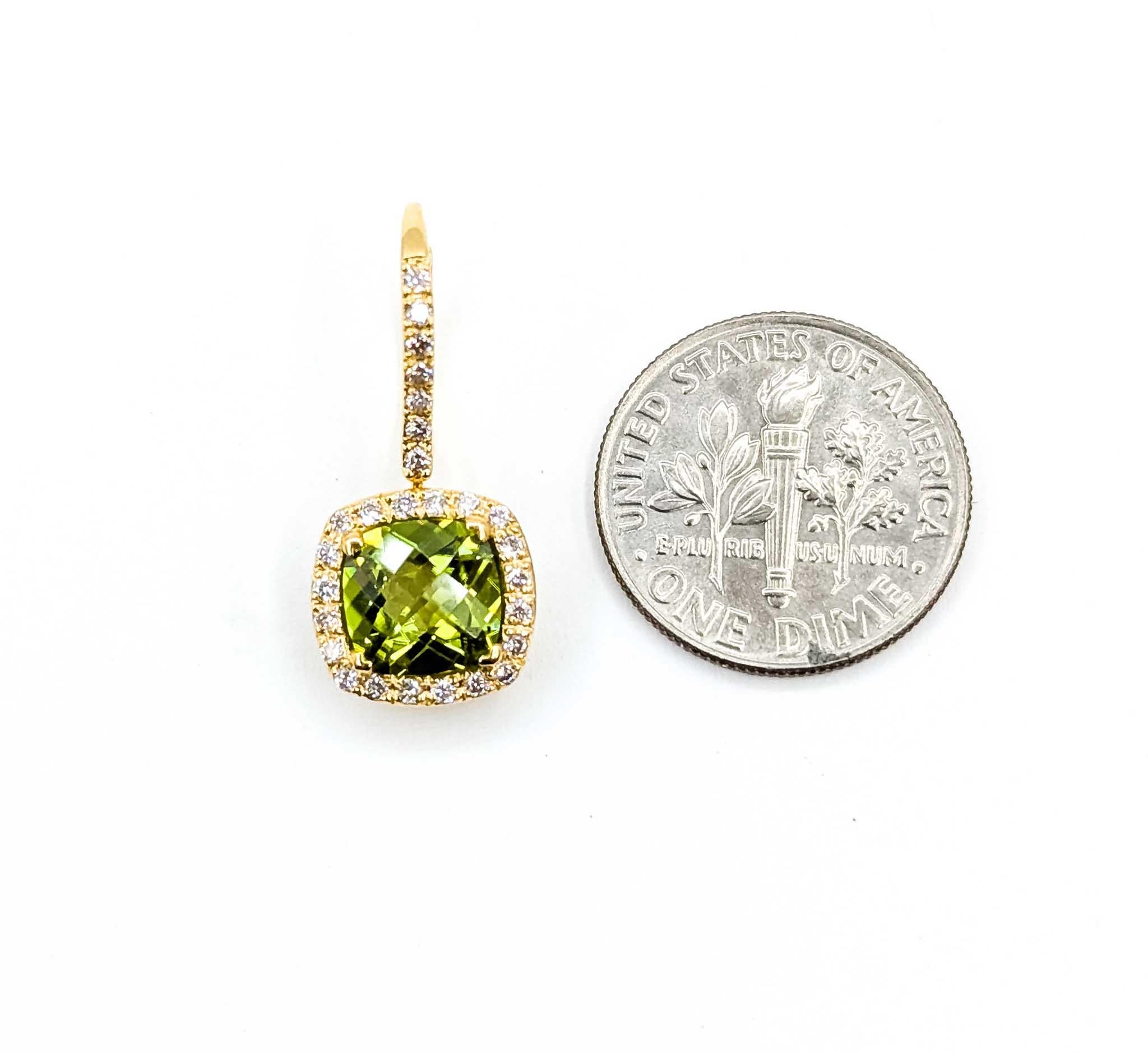 Boucles d'oreilles pendantes exquises en or jaune 18k avec péridot et diamant Excellent état - En vente à Bloomington, MN