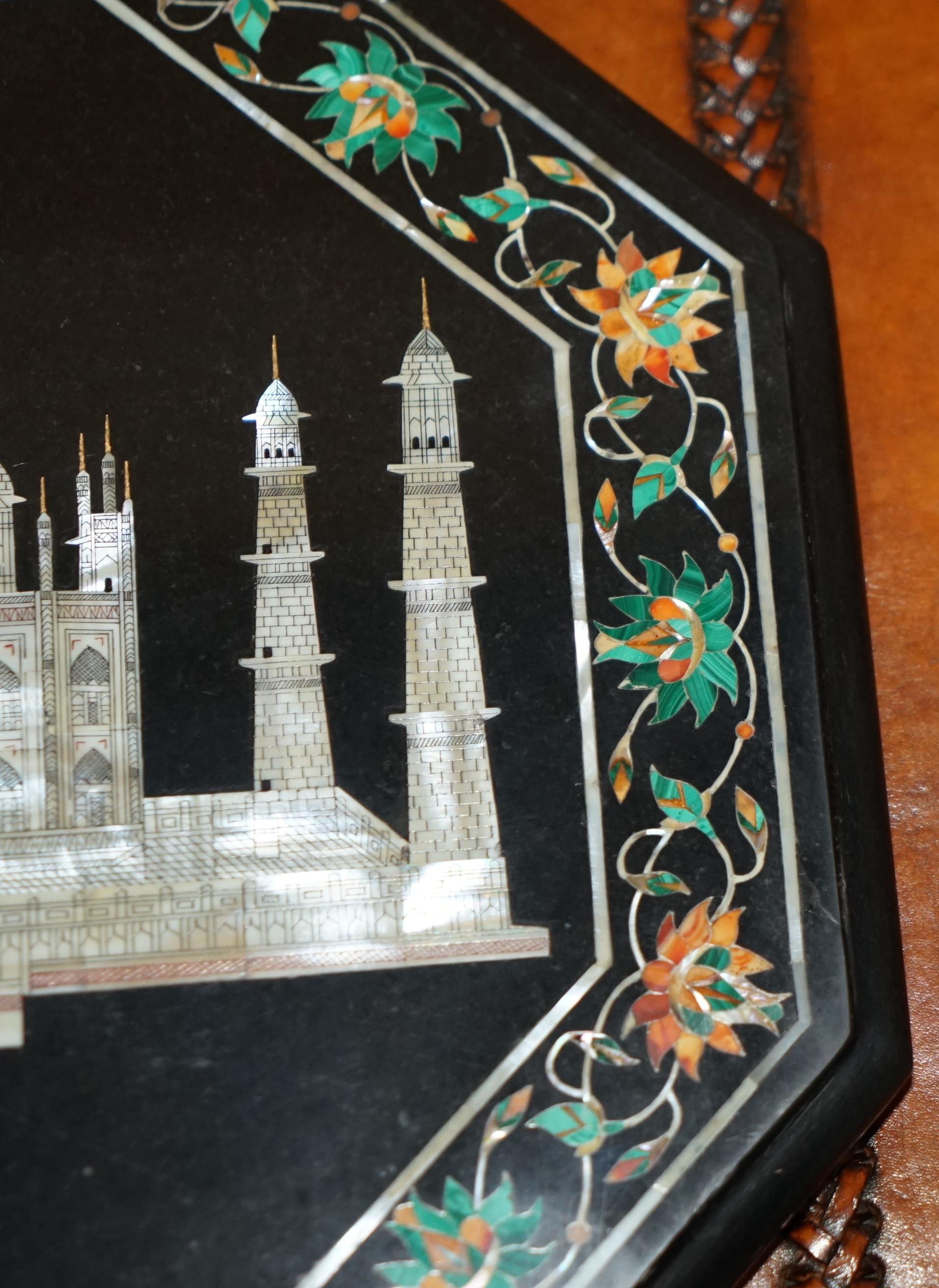 squisito piano da tavolo in marmo di PIETRA DURA e madreperla che raffigura il TAJ MAHAL in vendita 2