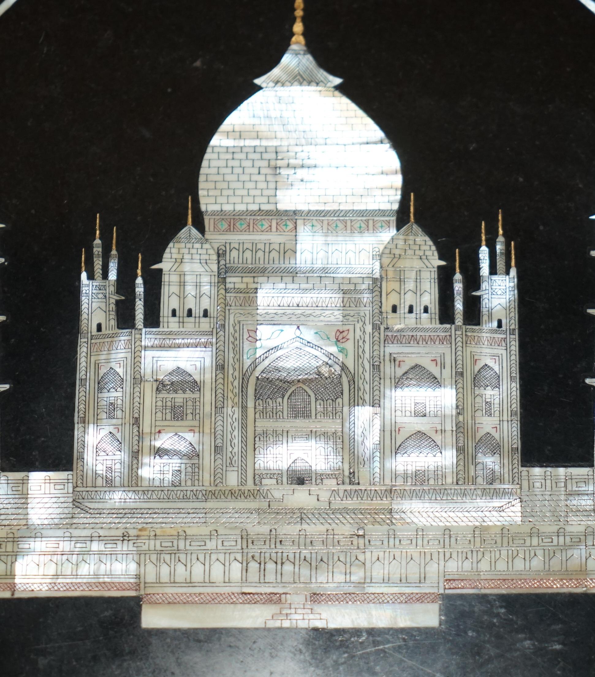 squisito piano da tavolo in marmo di PIETRA DURA e madreperla che raffigura il TAJ MAHAL In condizioni buone in vendita a West Sussex, Pulborough